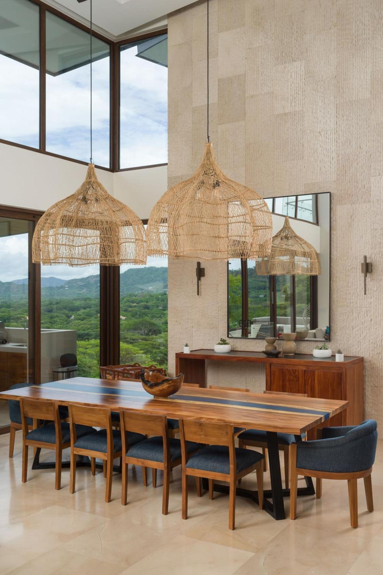 Residencia de 5 habitaciones con vistas al mar y piscina privada