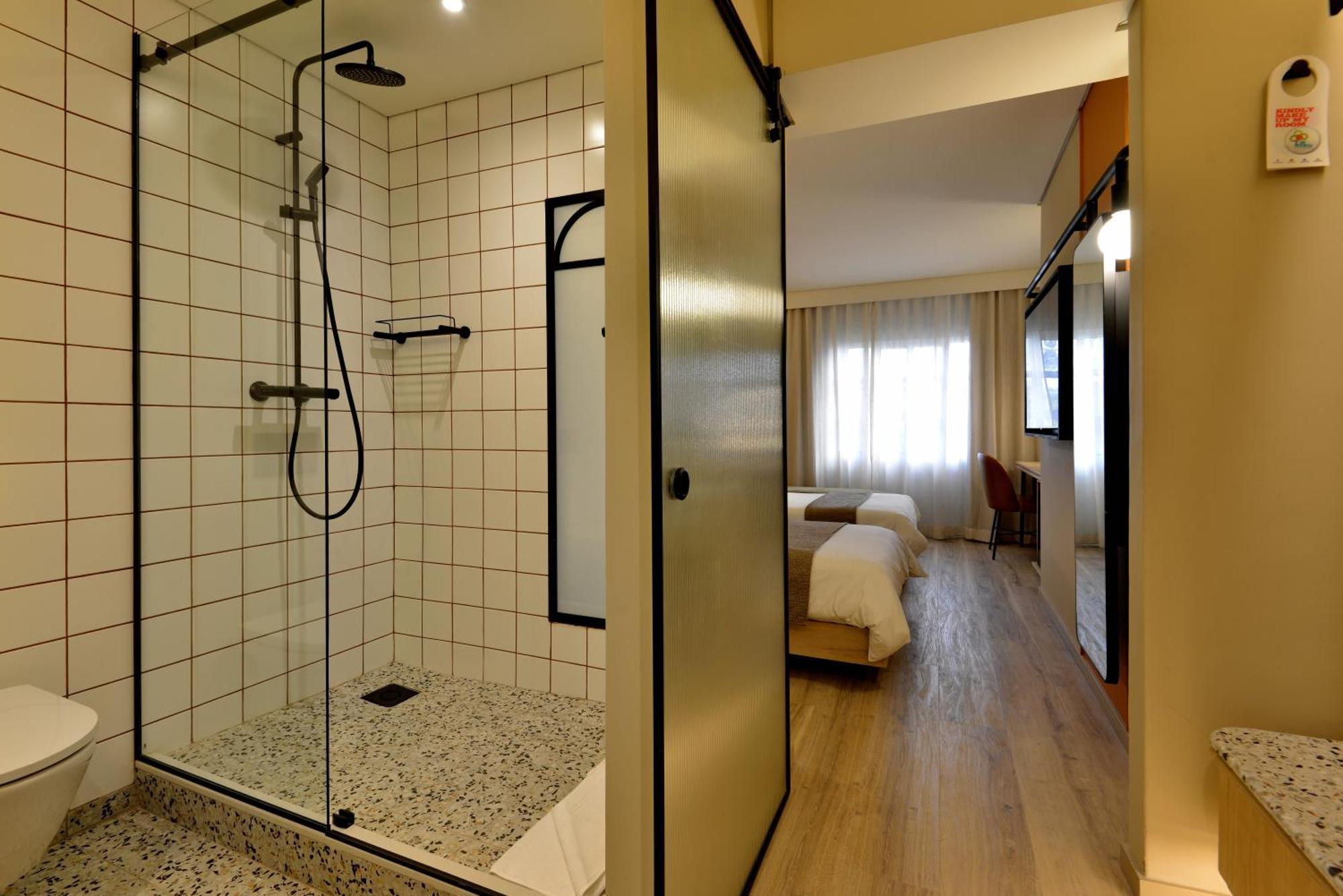 Double Room - Disability Access,1526618032:JPEG