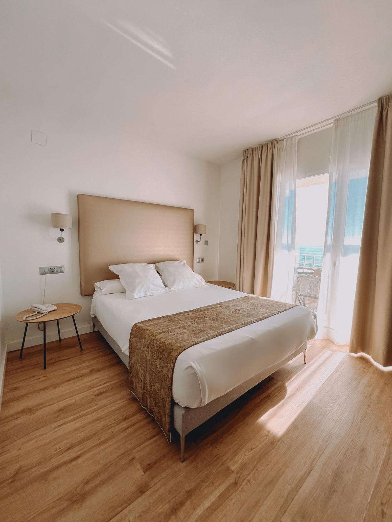 Economy Double Room Sea View,1559387317:JPEG