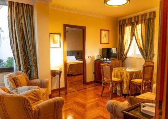 Presidential Suite,1526943634:JPEG