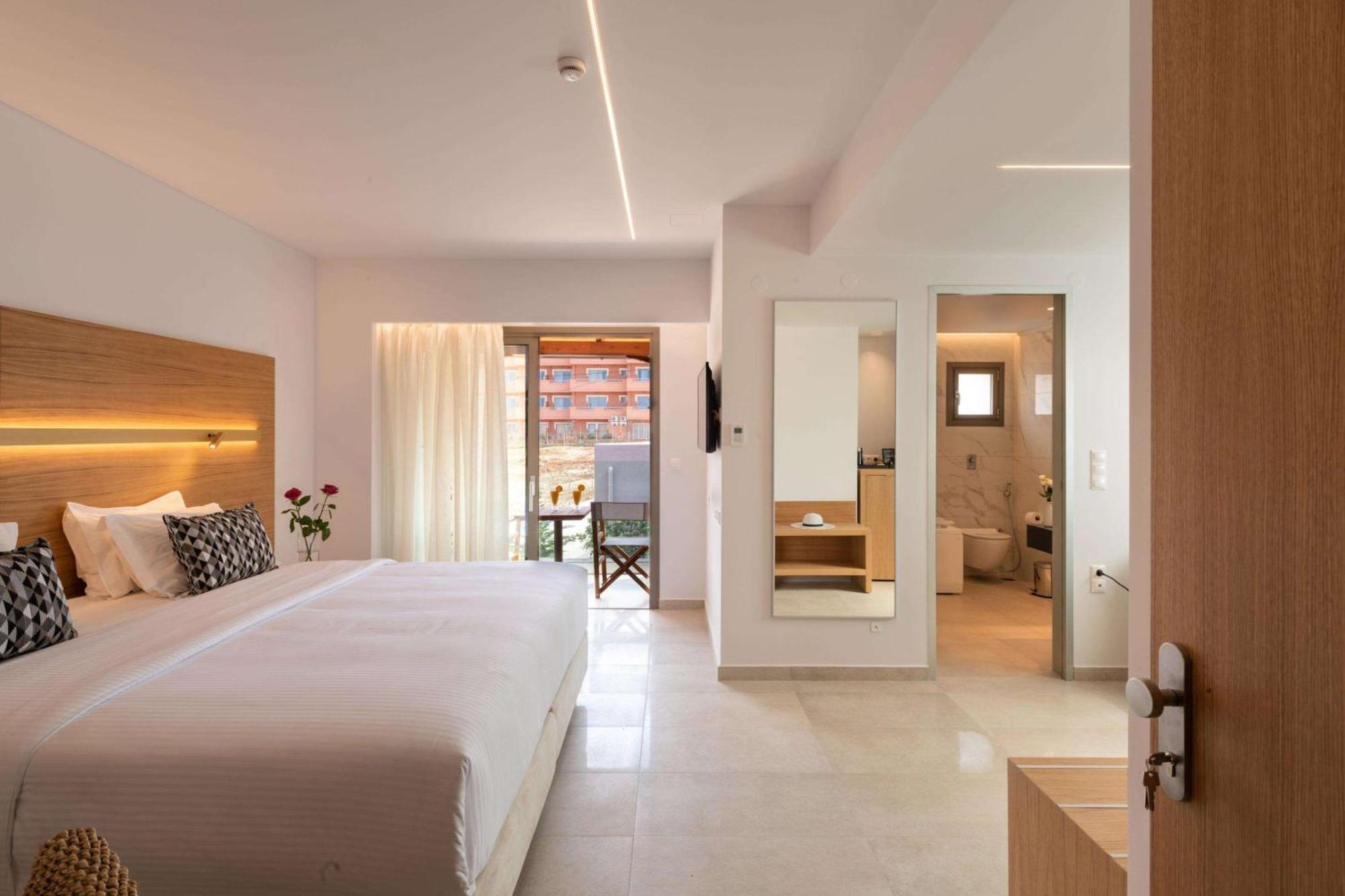 White Deluxe Double Room