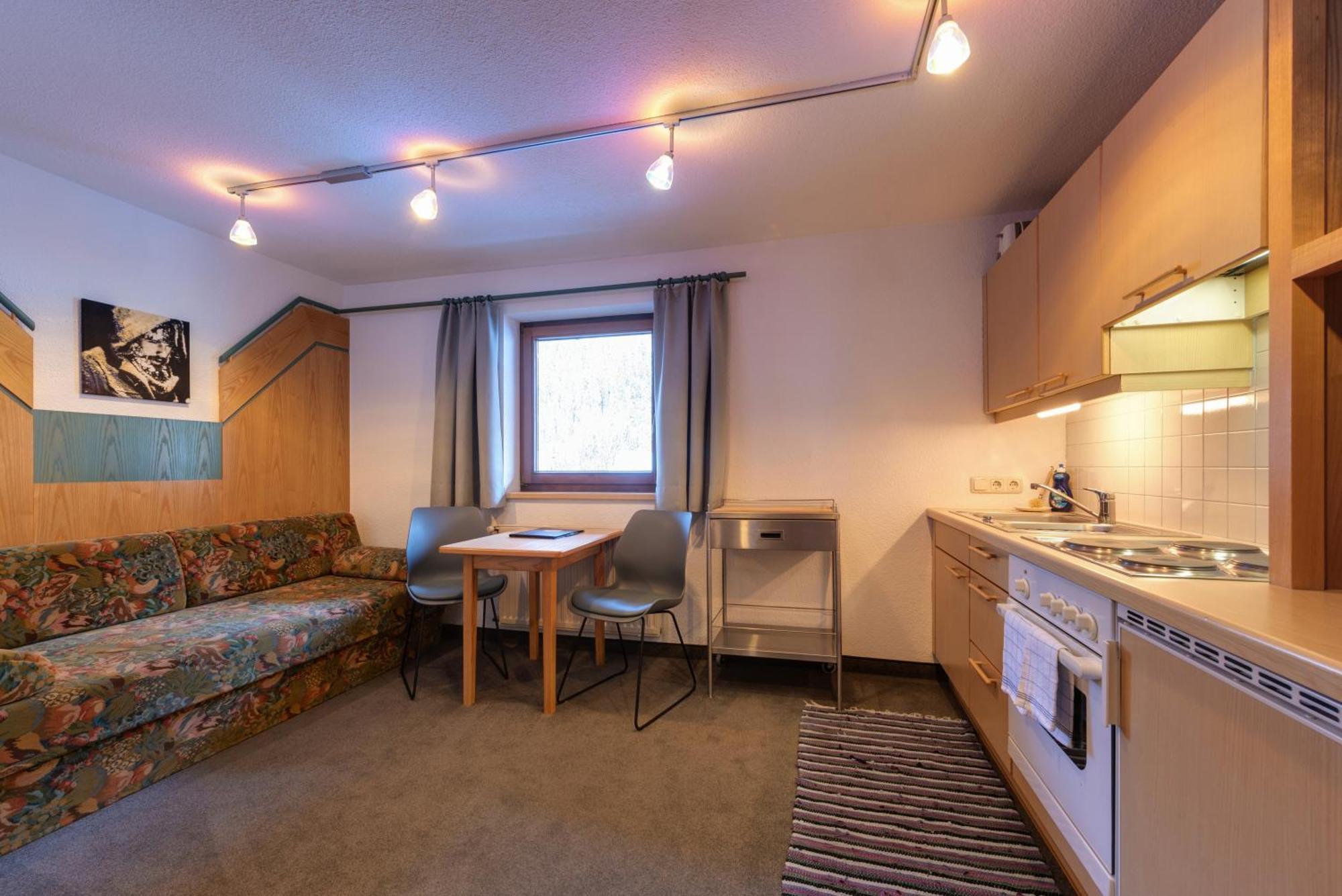 Superior One-Bedroom Apartment,1588126174:JPEG