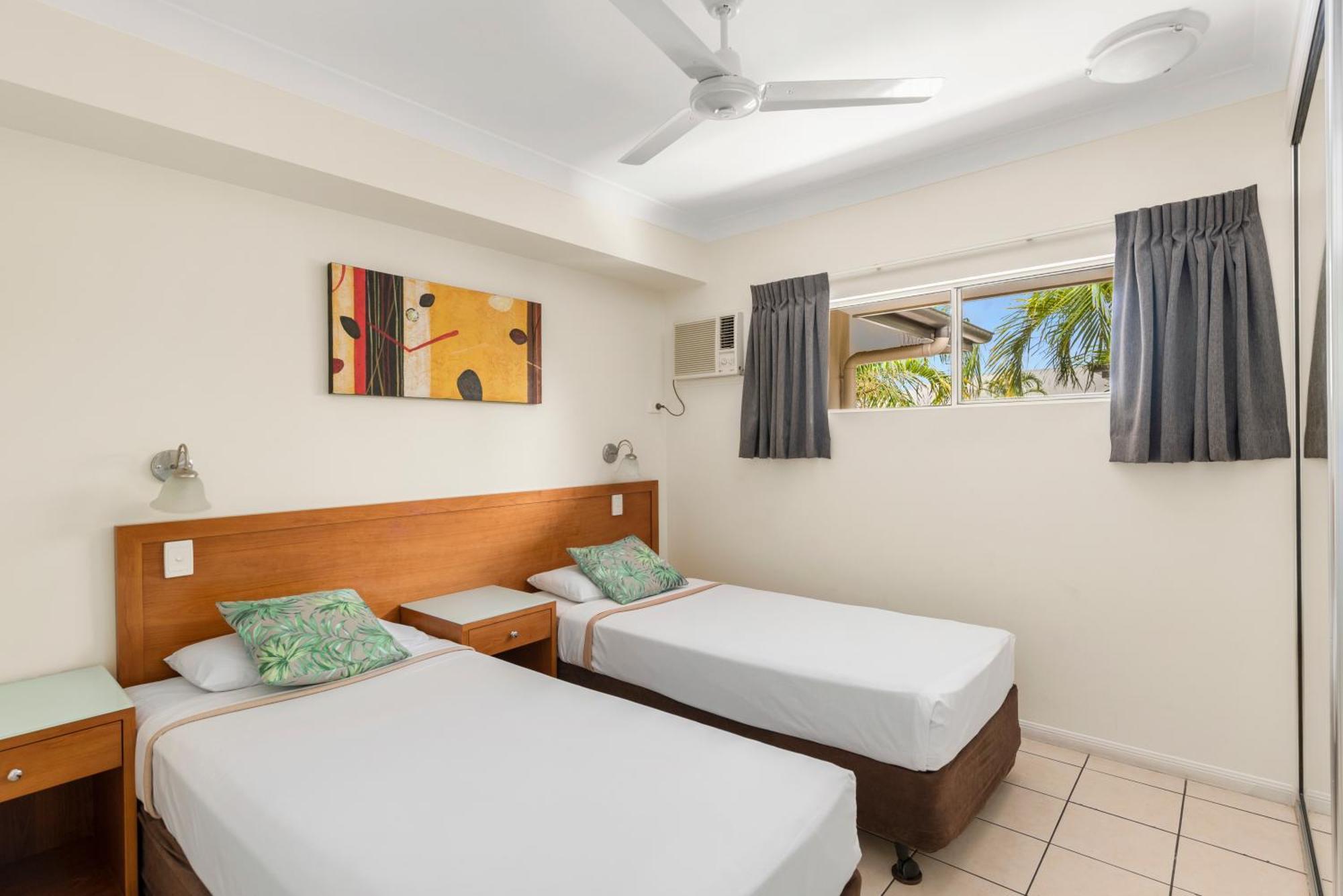 Two-Bedroom Apartment,1527515467:JPEG