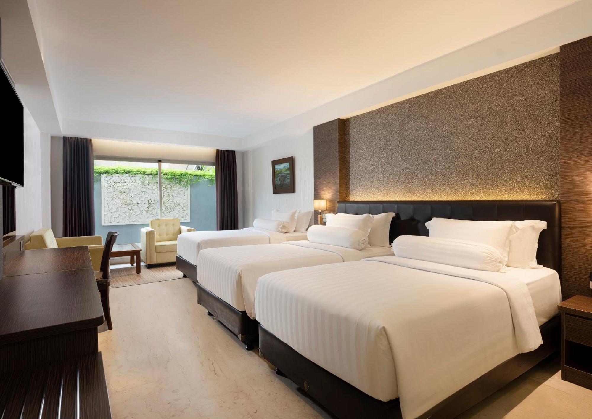 Deluxe Family King Room daily shuttle to Ubud City Photo Session Art Gallery Visit 24-hour access to Fitness Center Welcome Drink Kids Activities,1669862622:JPEG