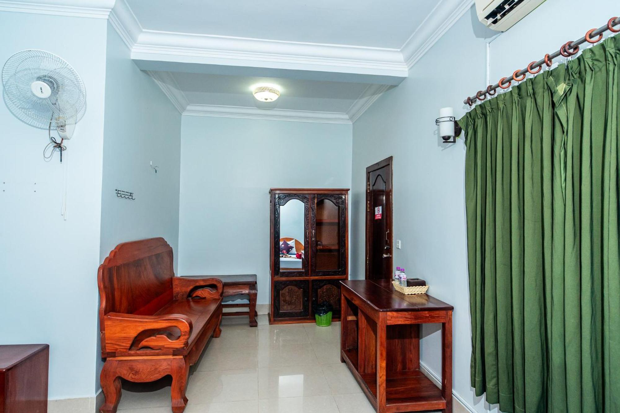 Standard Triple Room Fan,1527523543:JPEG