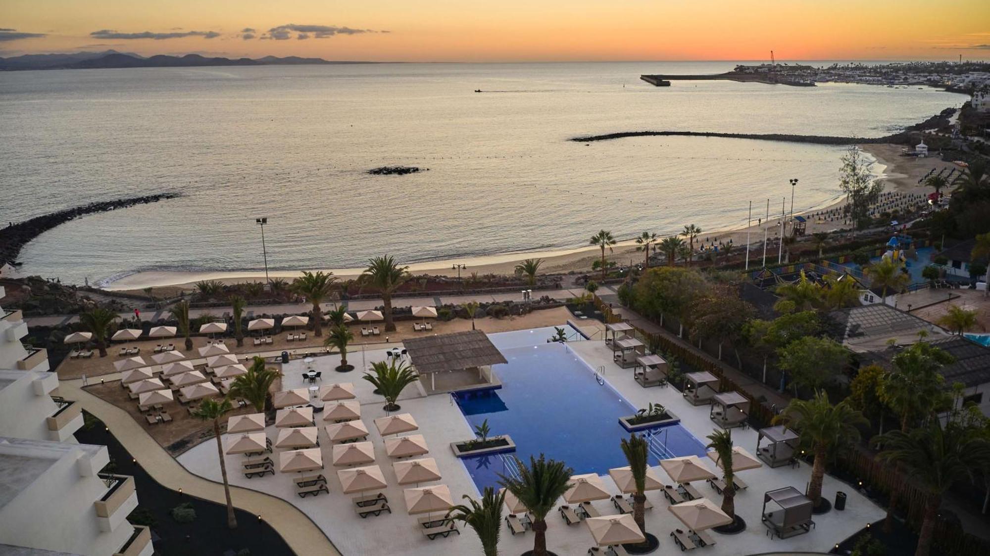 Club Access Double Room Pool View,1375775135:JPEG