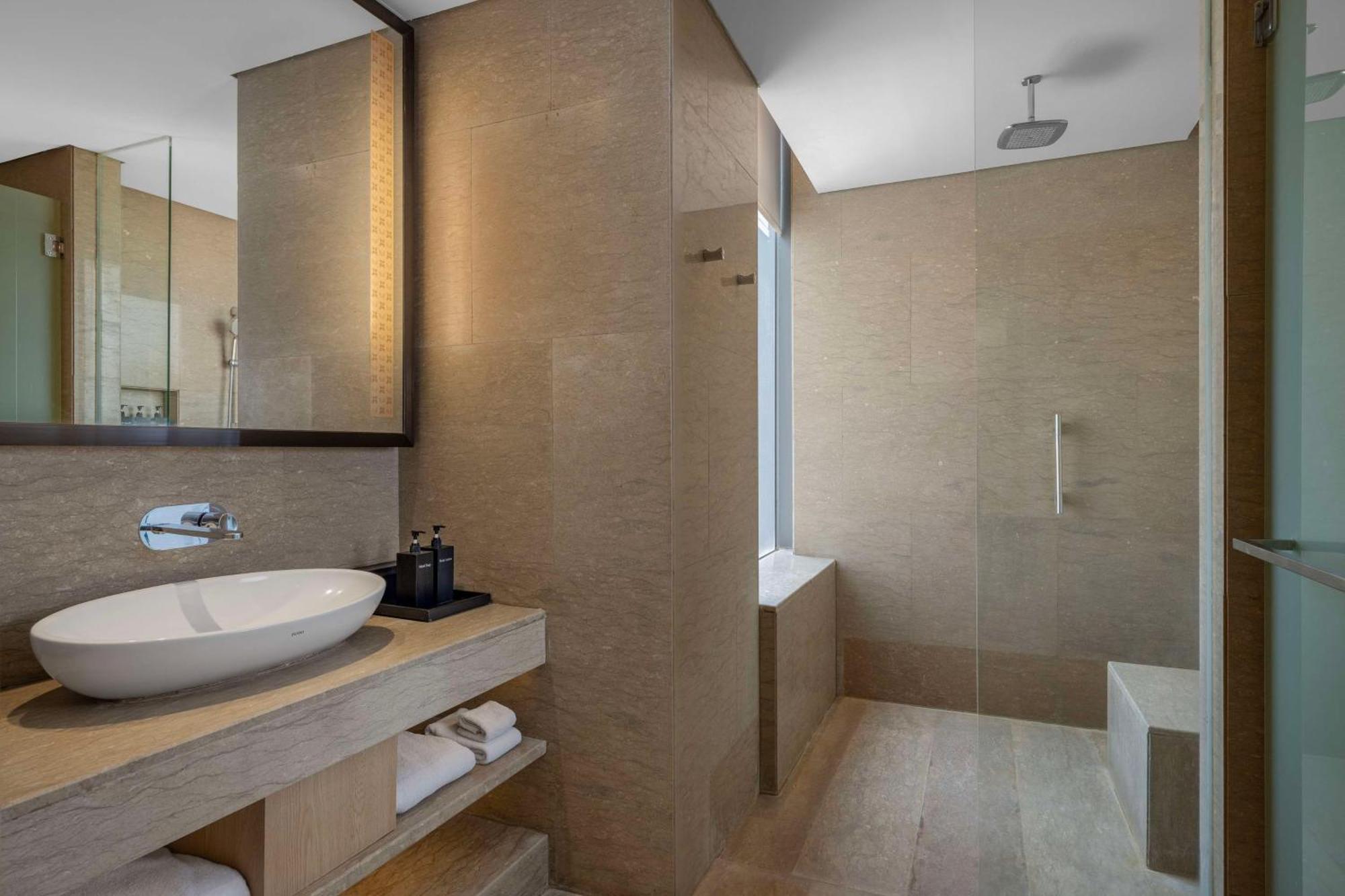 Deluxe King Room with City View,1527812335:JPEG