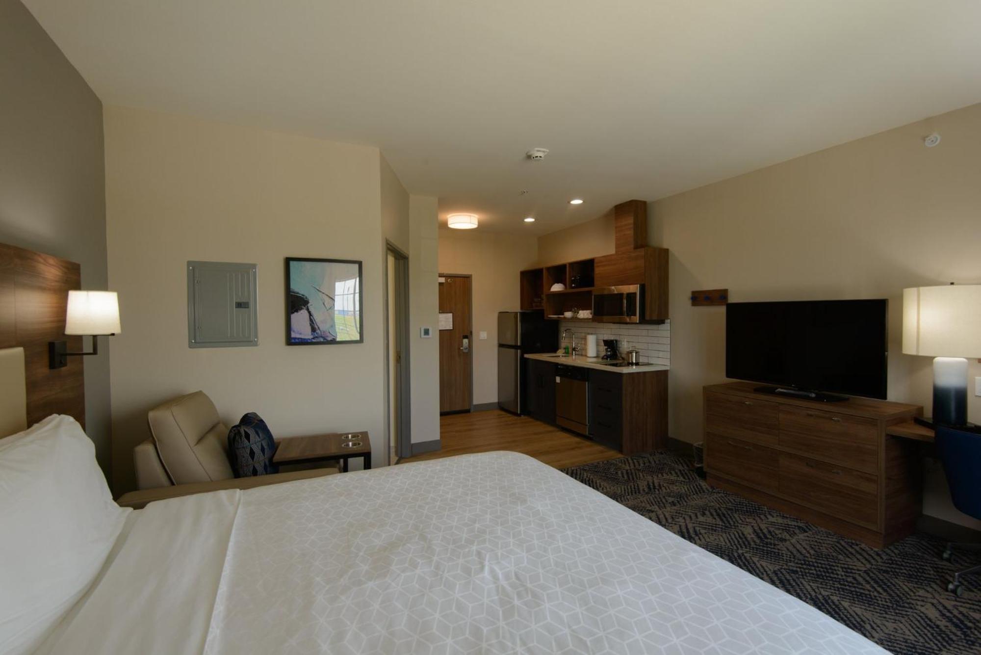 King Studio Suite