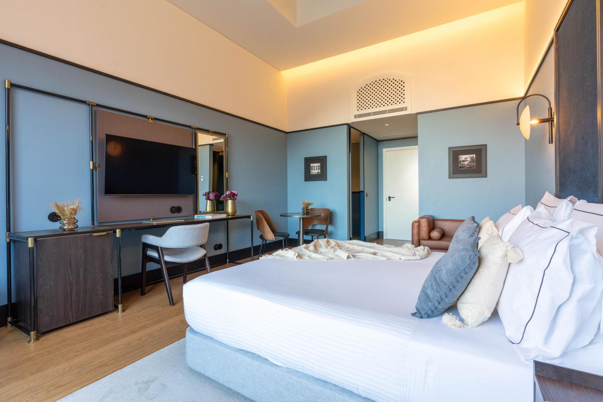 Deluxe Junior Suite,1528217281:JPEG