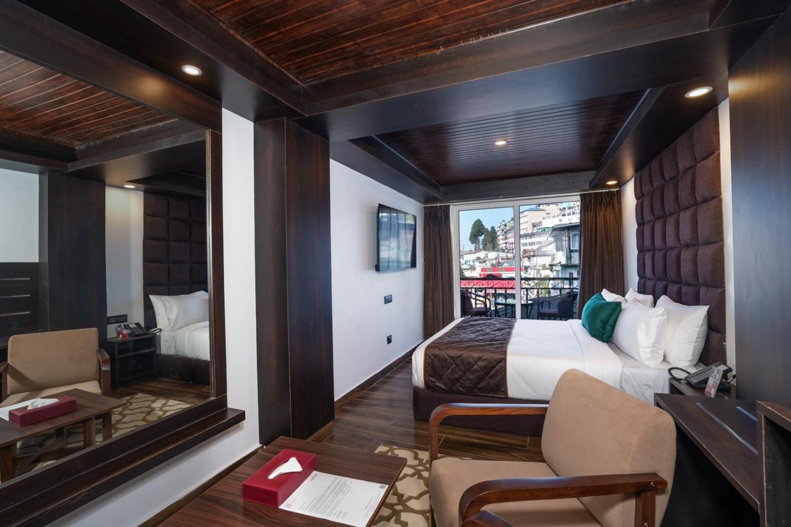 Deluxe Room with Private Balcony
