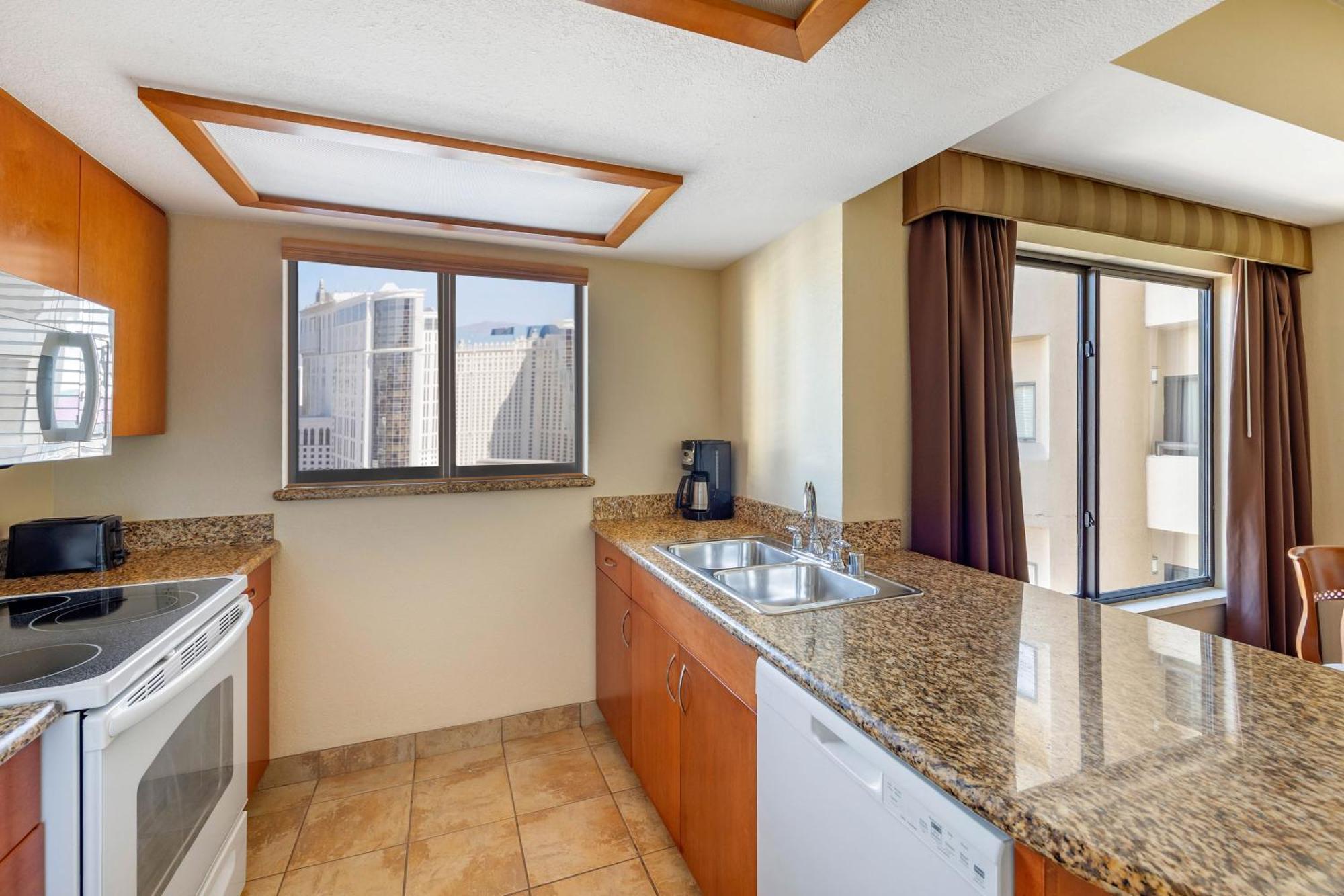 Suite 1 Chambre avec Lit King-Size et Douche Accessible aux Personnes à Mobilité Réduite