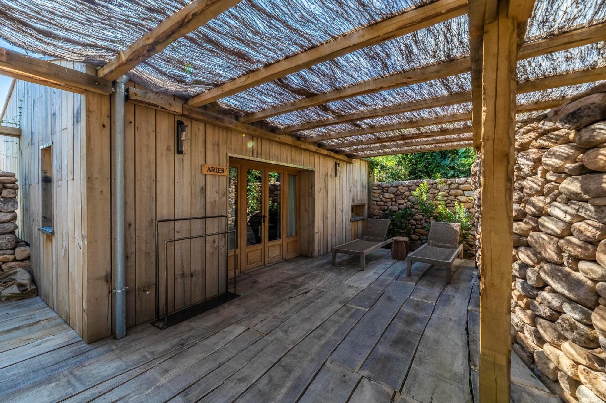 Suite Traditionnelle avec Baignoire Exterieur
