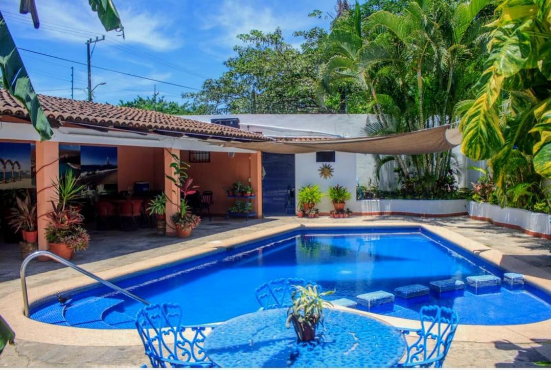 Quarto Deluxe com Cama de Casal ou 2 de Solteiro e Acesso à Piscina