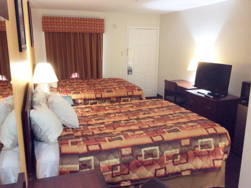 Double Room with Two Double Beds - Non-Smoking