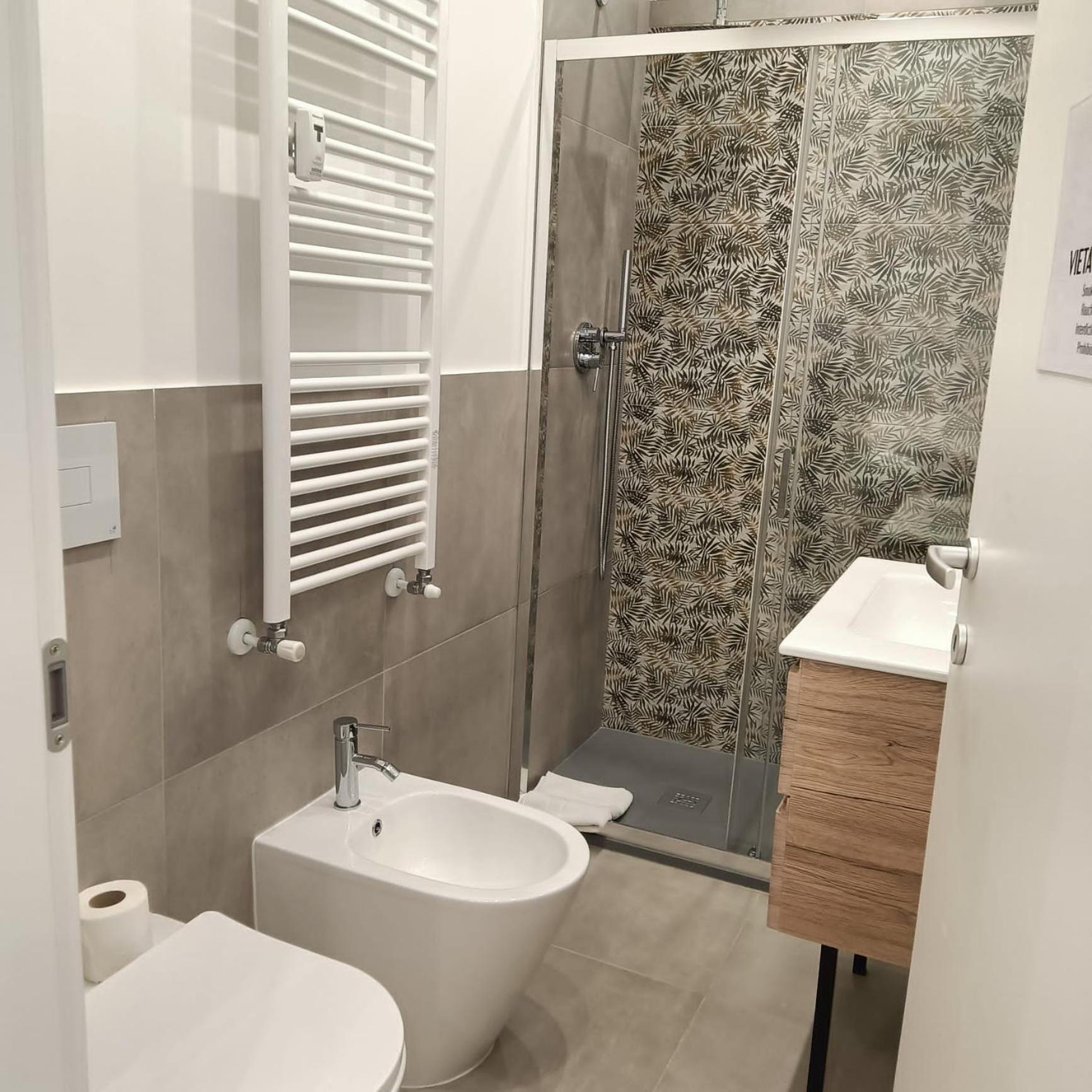 Quadruple Room with Private Bathroom