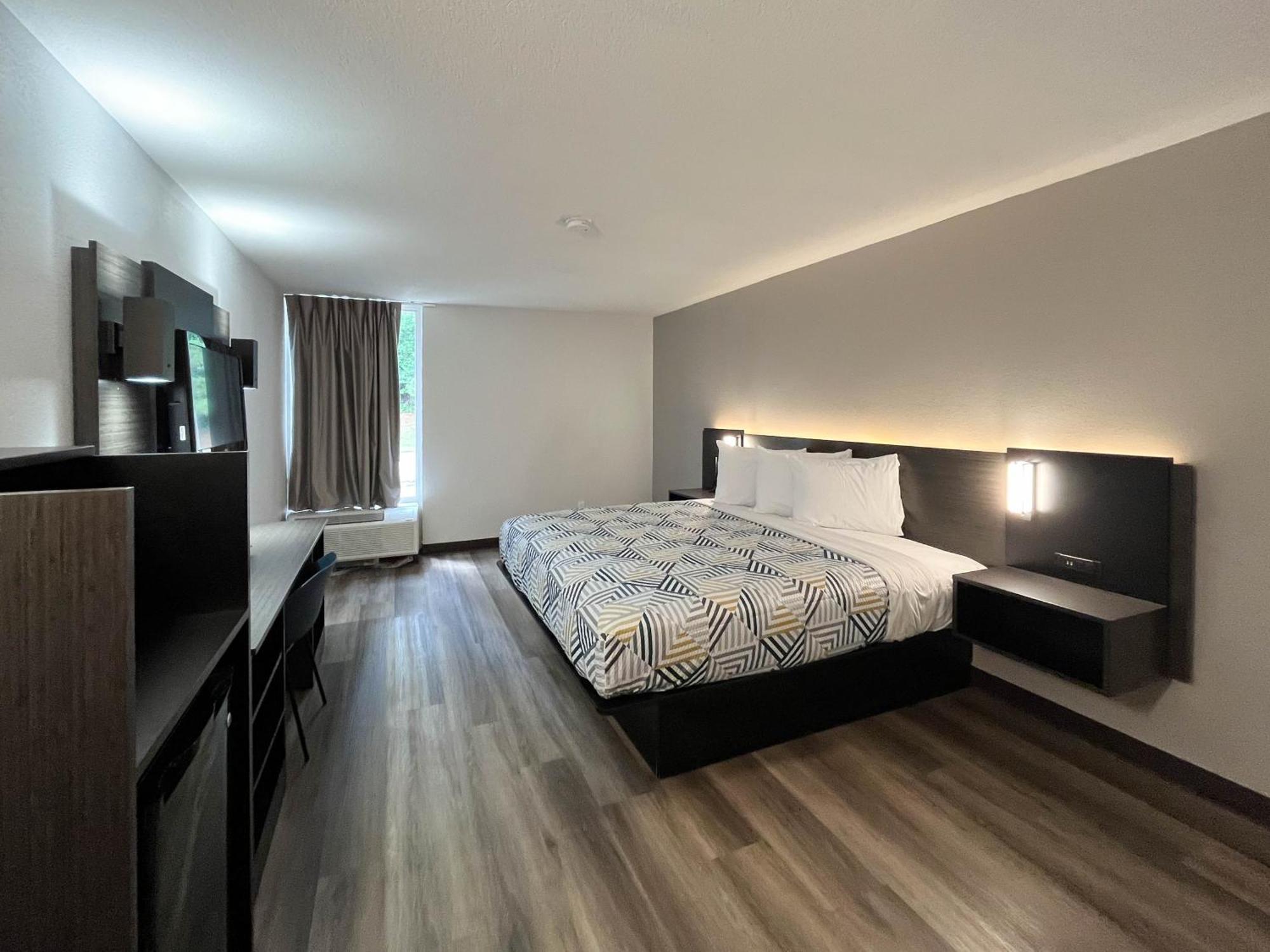 King Room - Non-Smoking