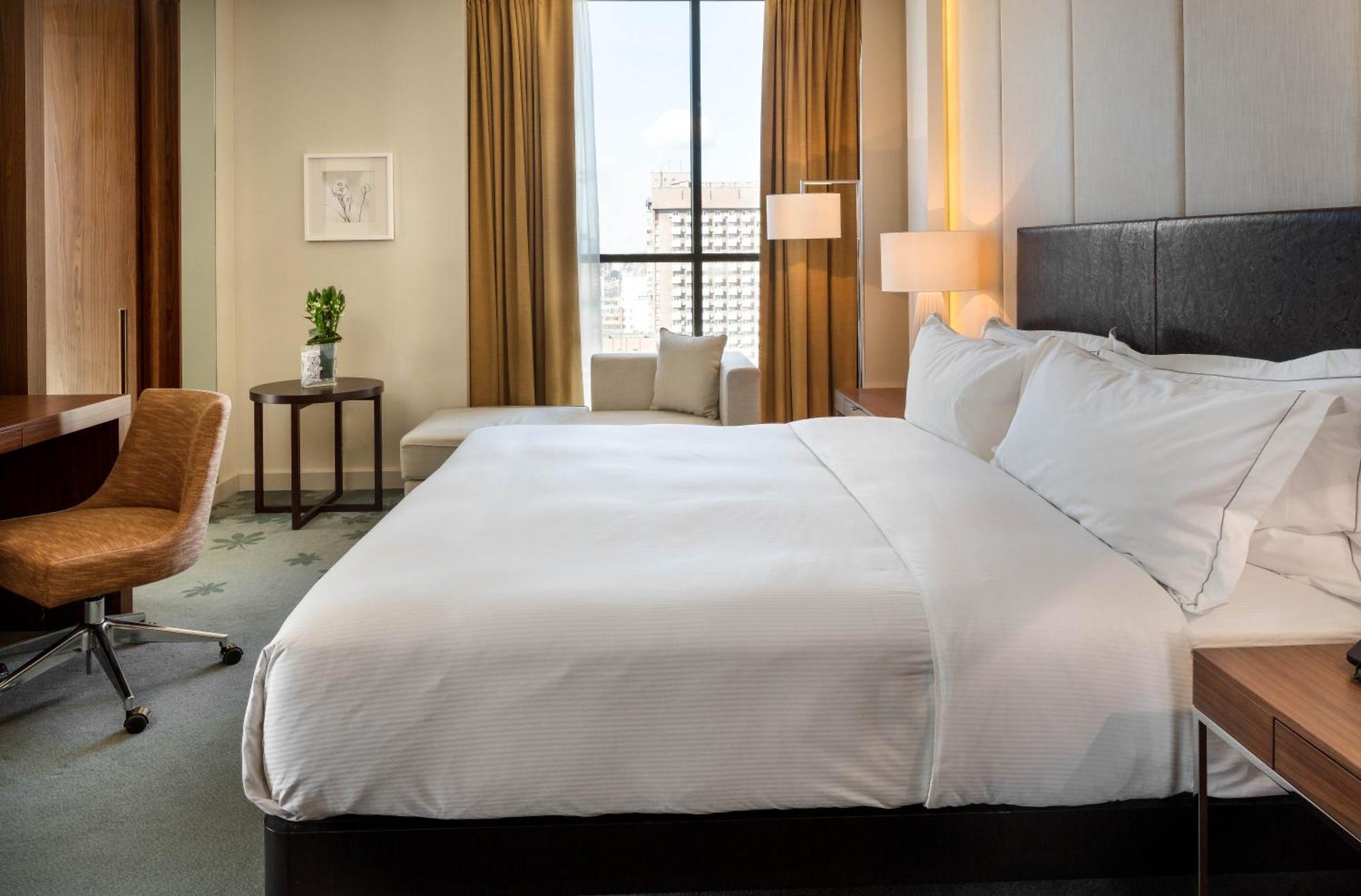 One-Bedroom King Suite - Lounge Access,1657167009:JPEG