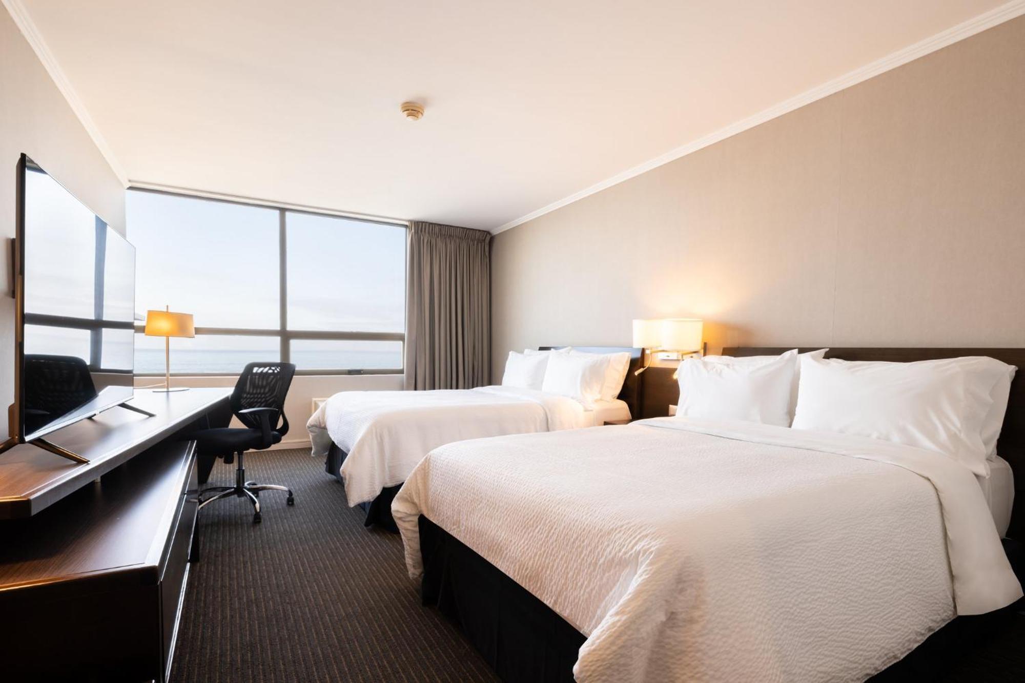 Queen Room with Two Queen Beds and Ocean View - Non-Smoking