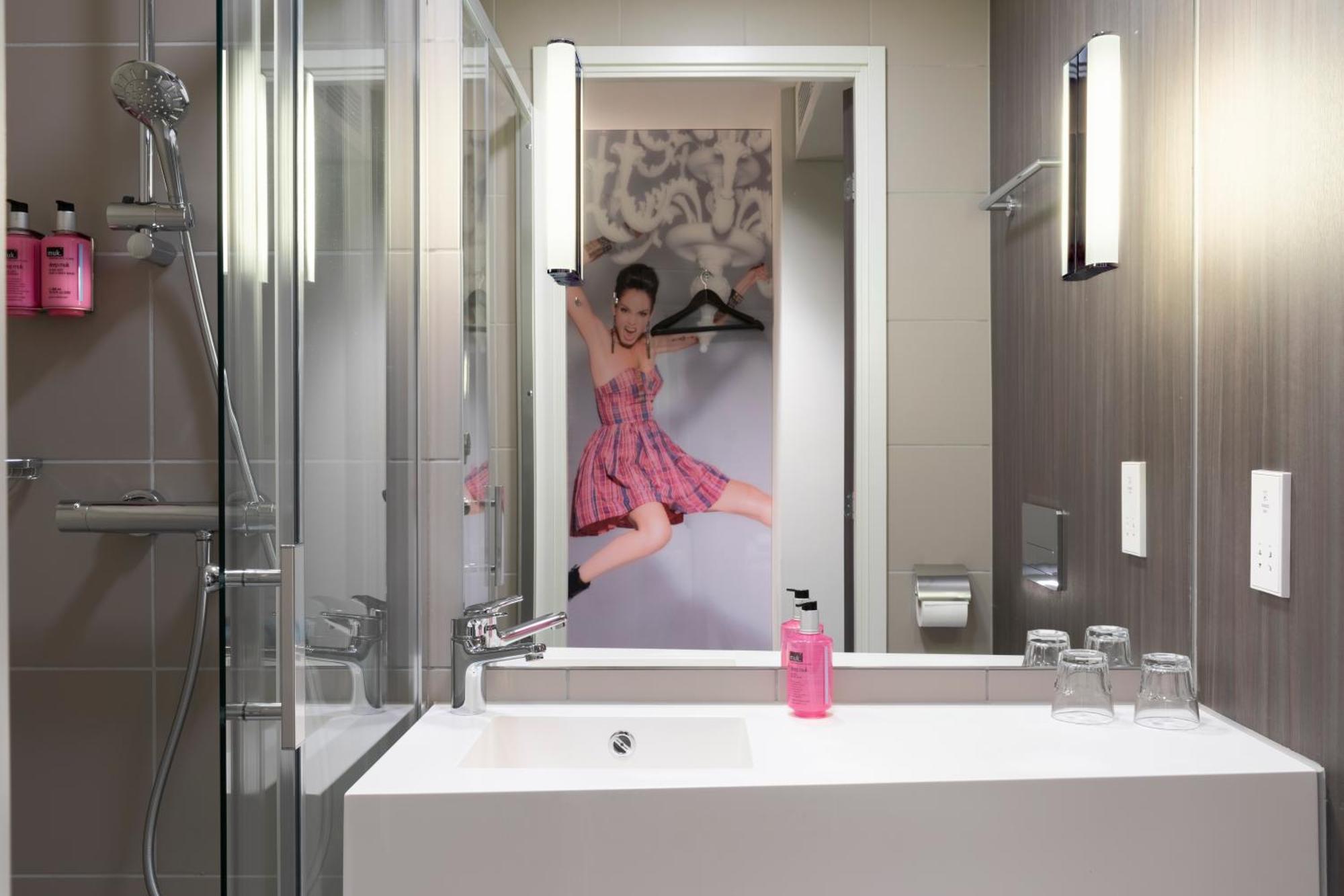 Moxy Twin Room,1529695843:JPEG