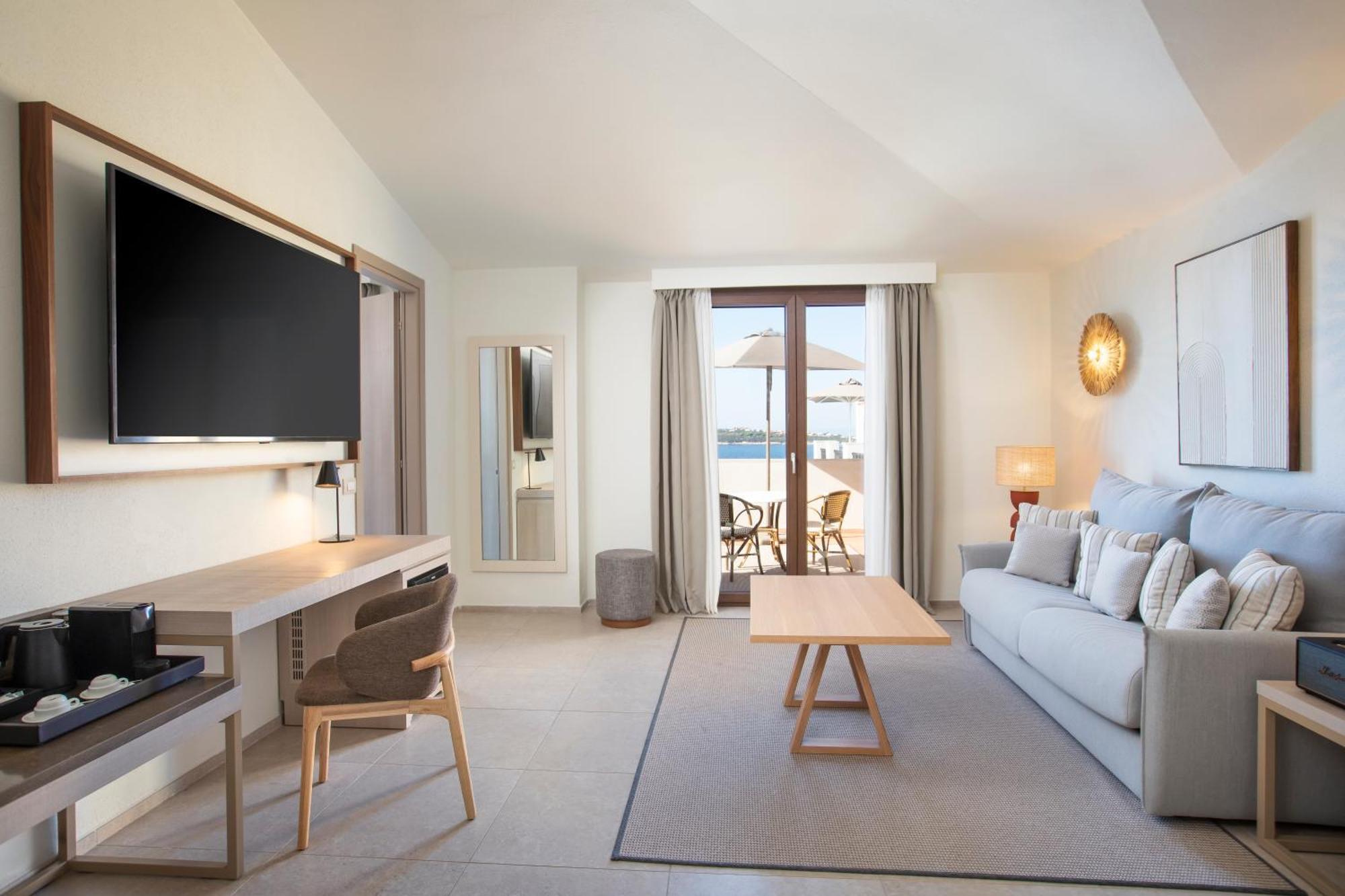Signature One-Bedroom King Suite with Sea View and Terrace