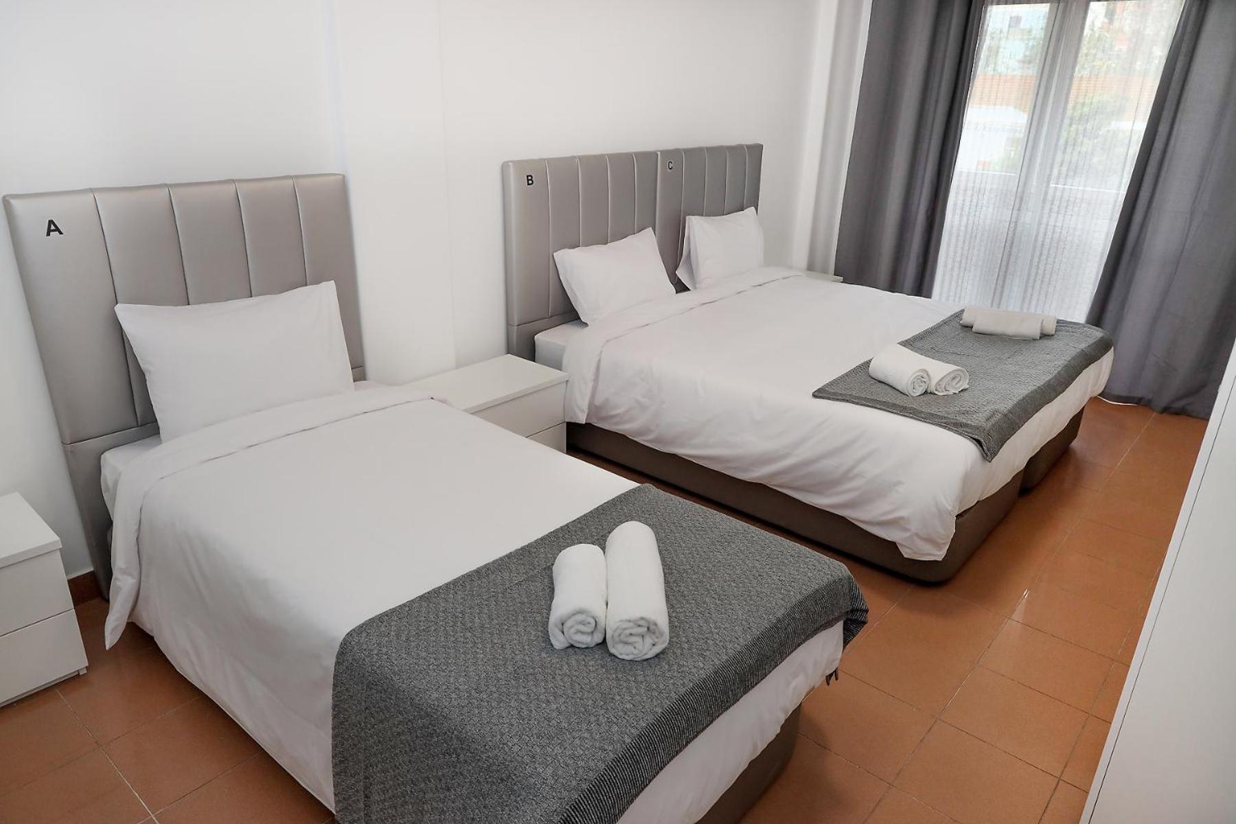 Basic Triple Room with Shared Bathroom