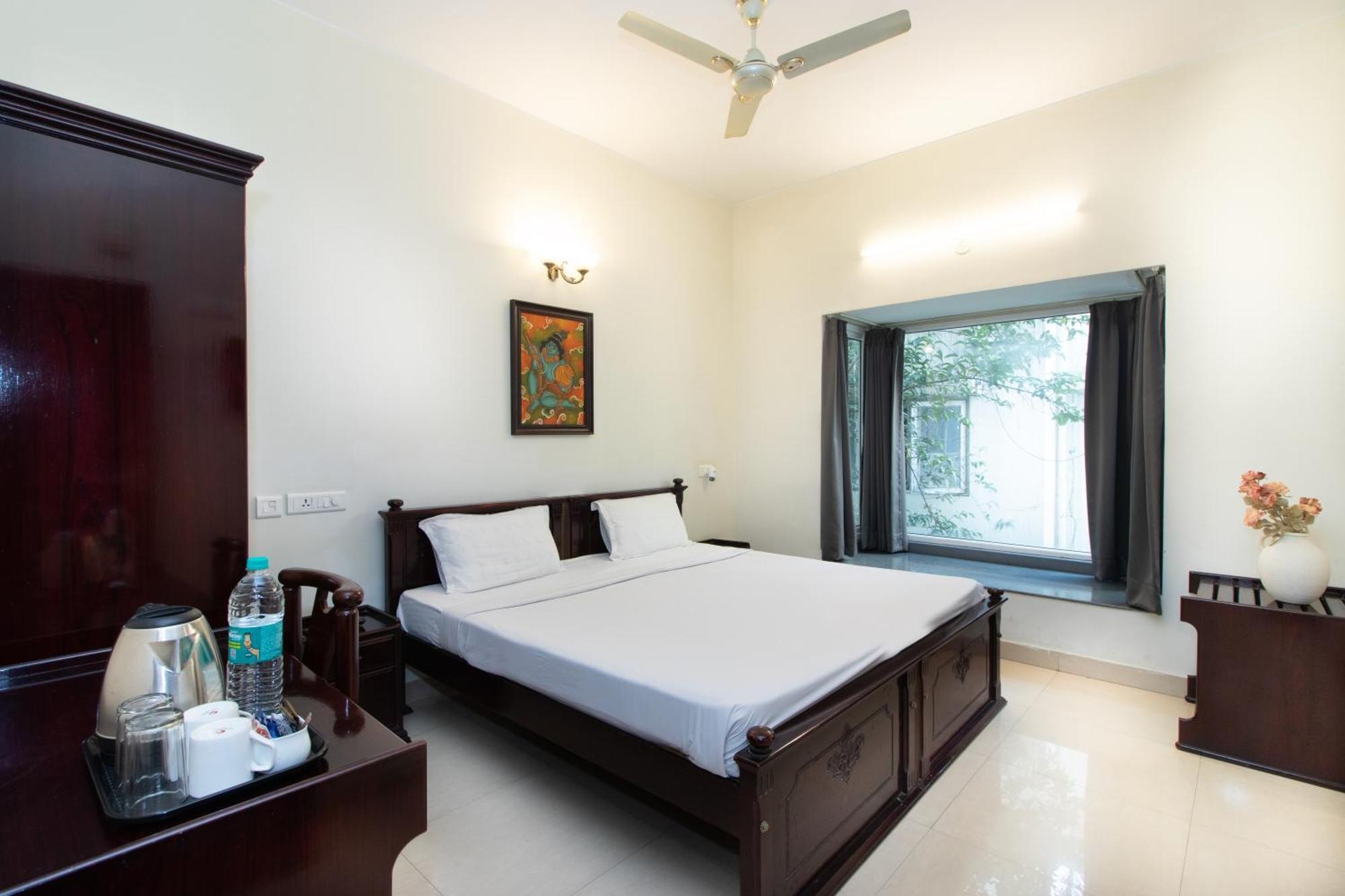 Deluxe Queen Room