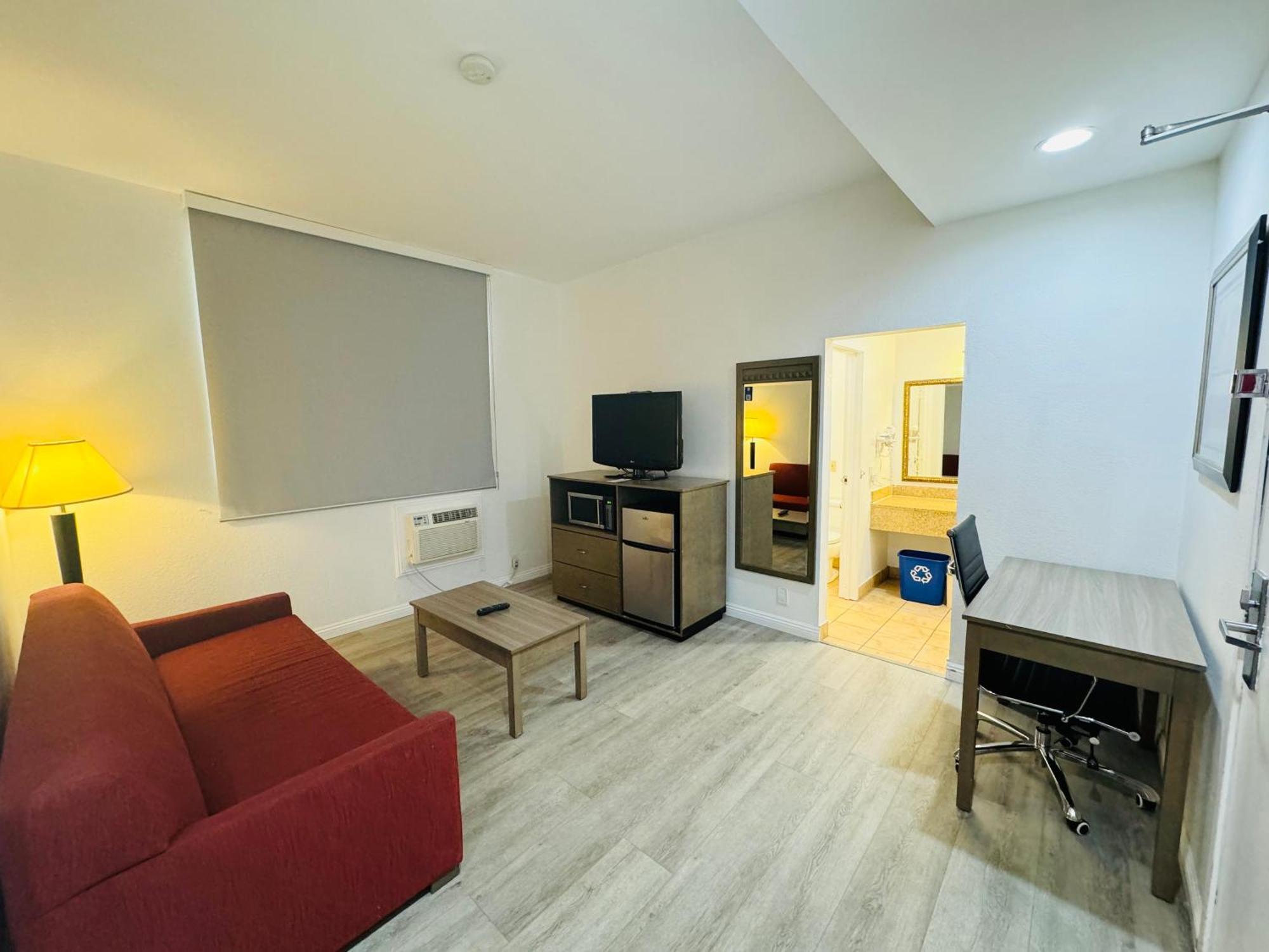 One-Bedroom Suite Two Queen Beds Non-Smoking