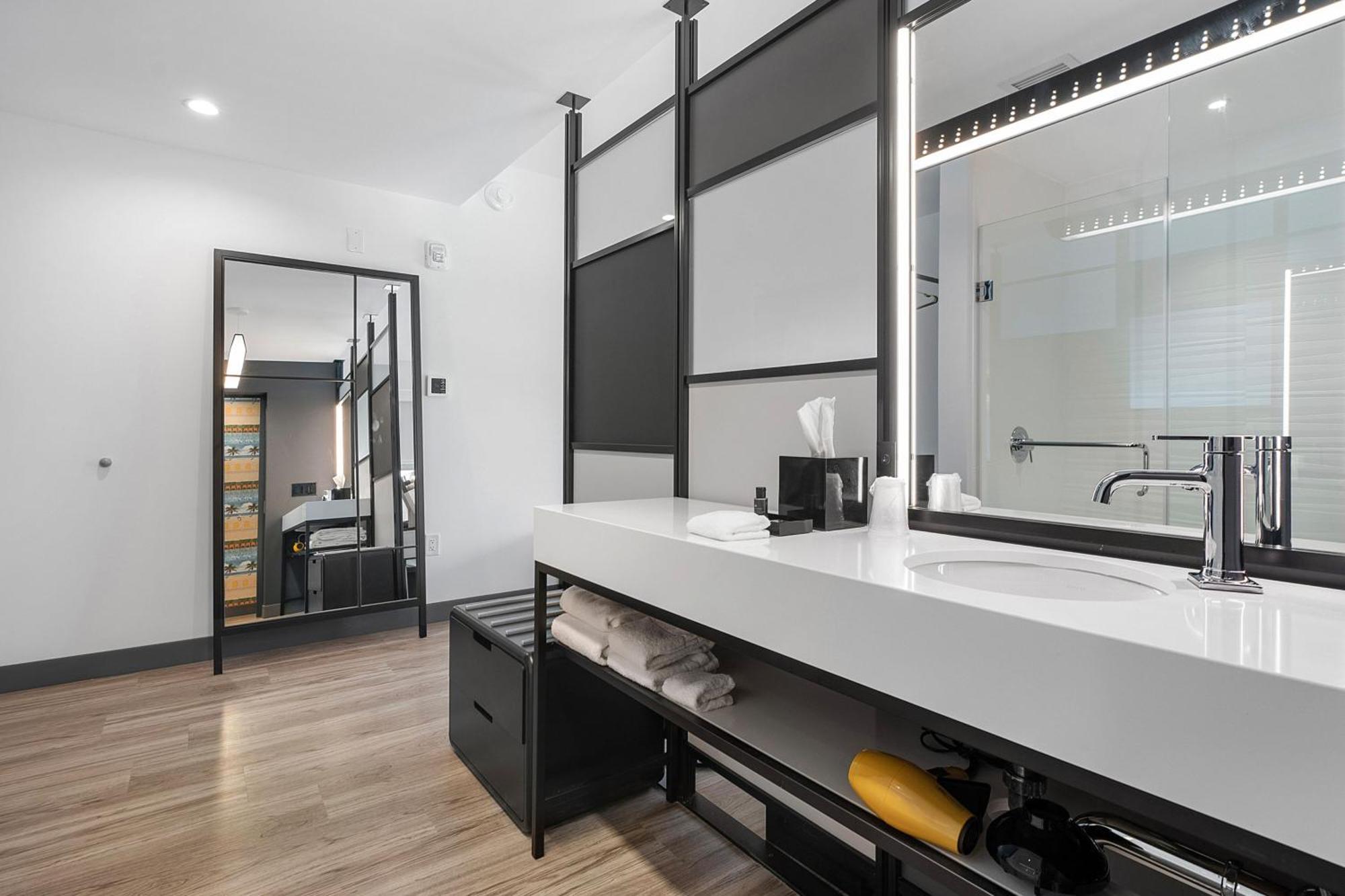 Kamer met Kingsize Bed en Uitzicht op de Stad