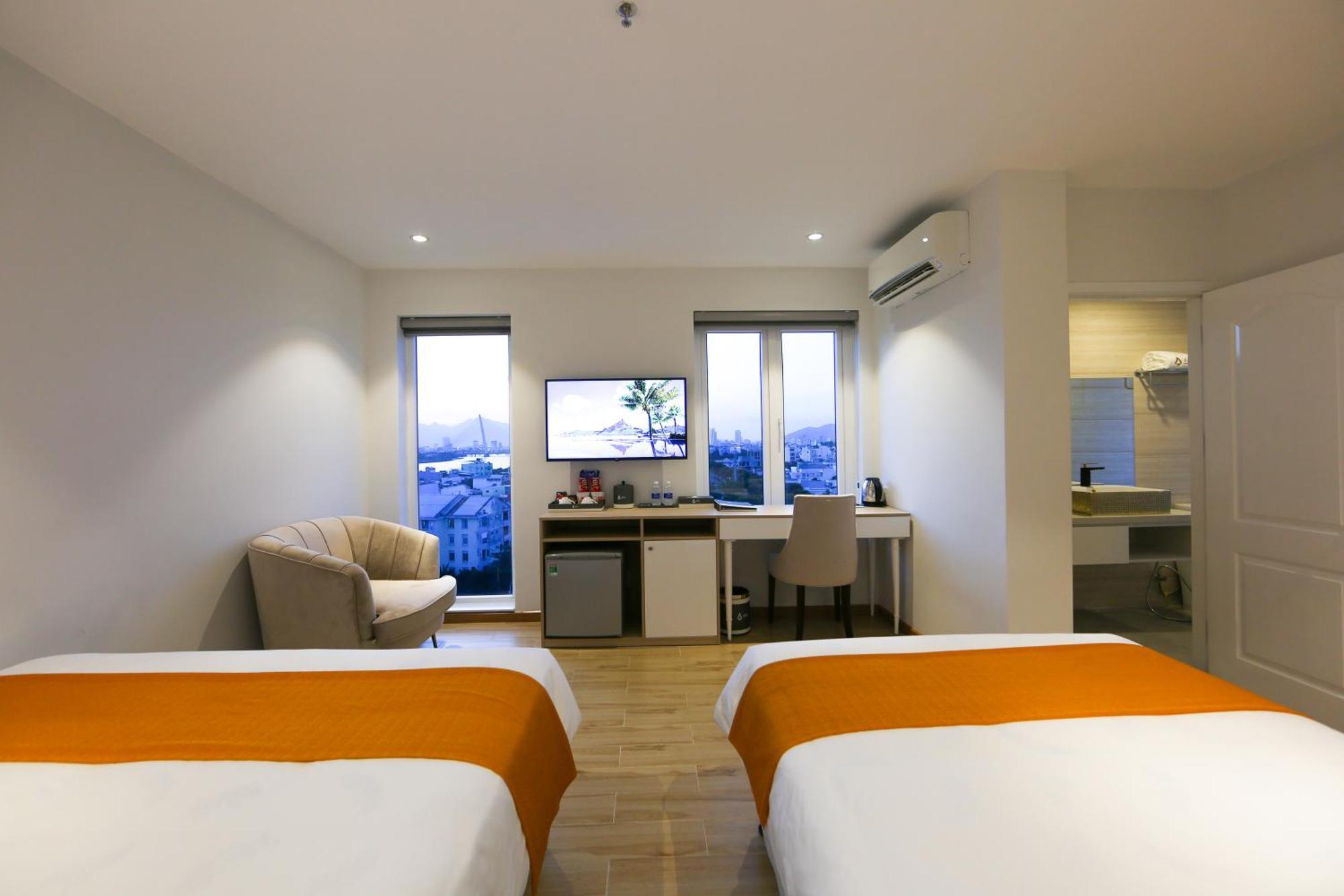 Twin Room with City View