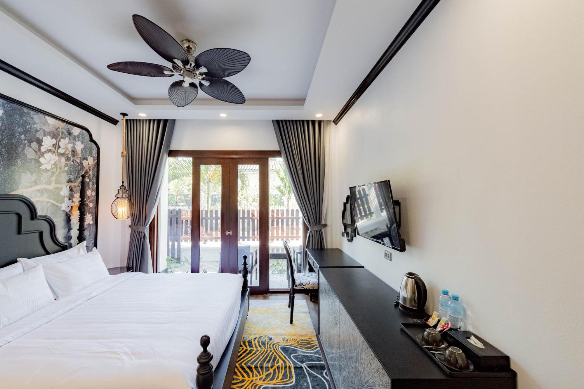 King Room with Balcony