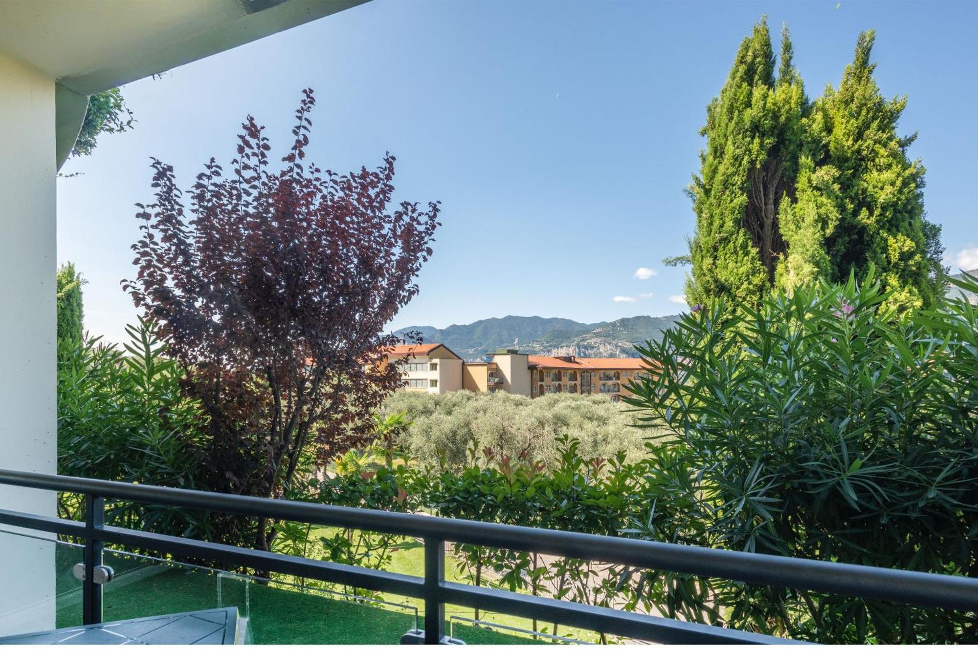 Deluxe Room with Garden View