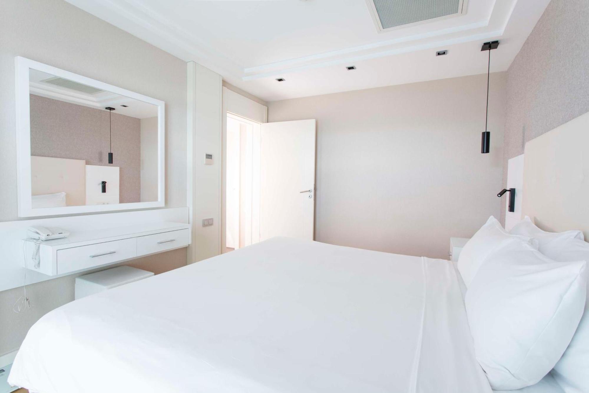 Two-Bedroom Apartment,1530669457:JPEG