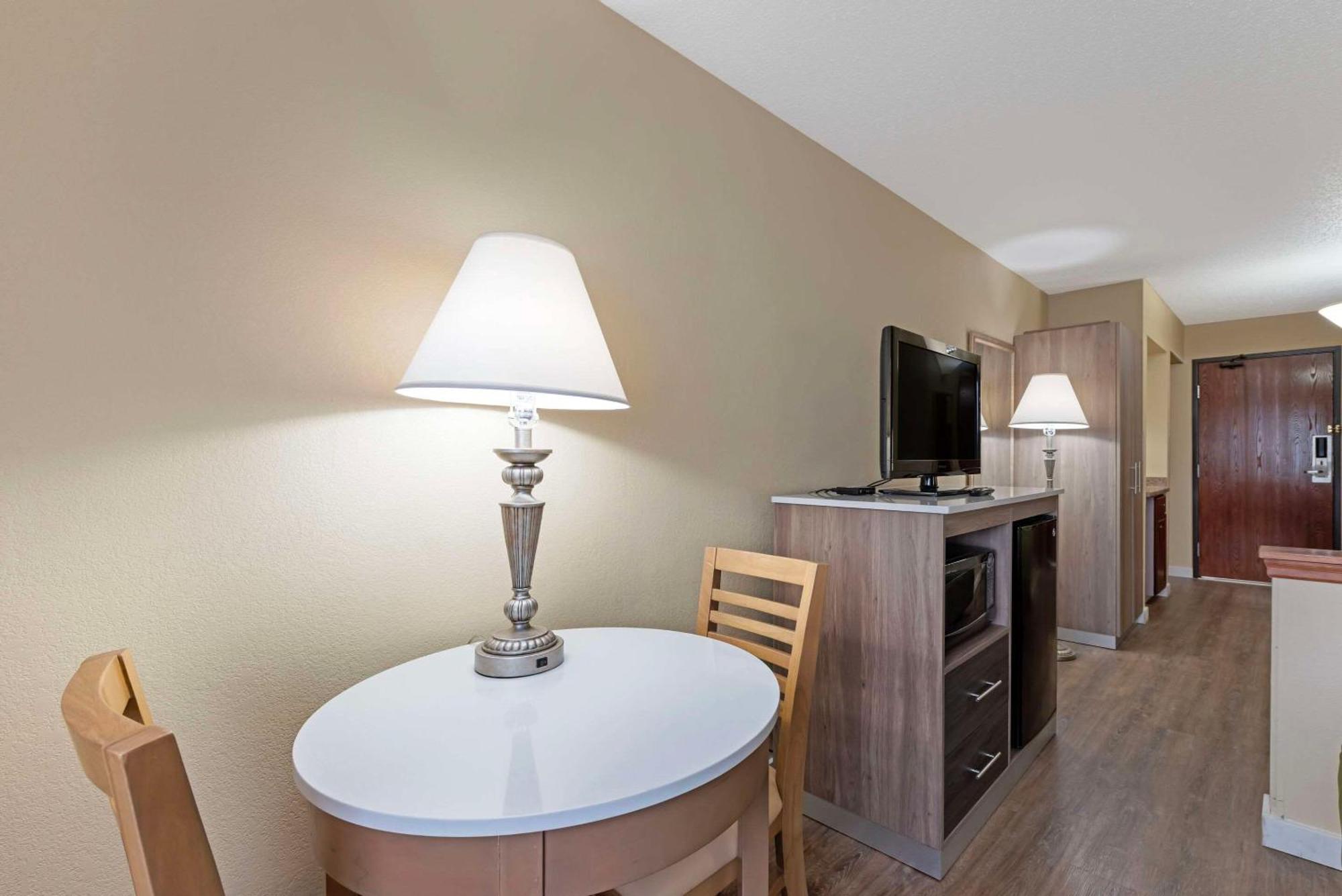 Queen Room with Two Queen Beds - Non Smoking