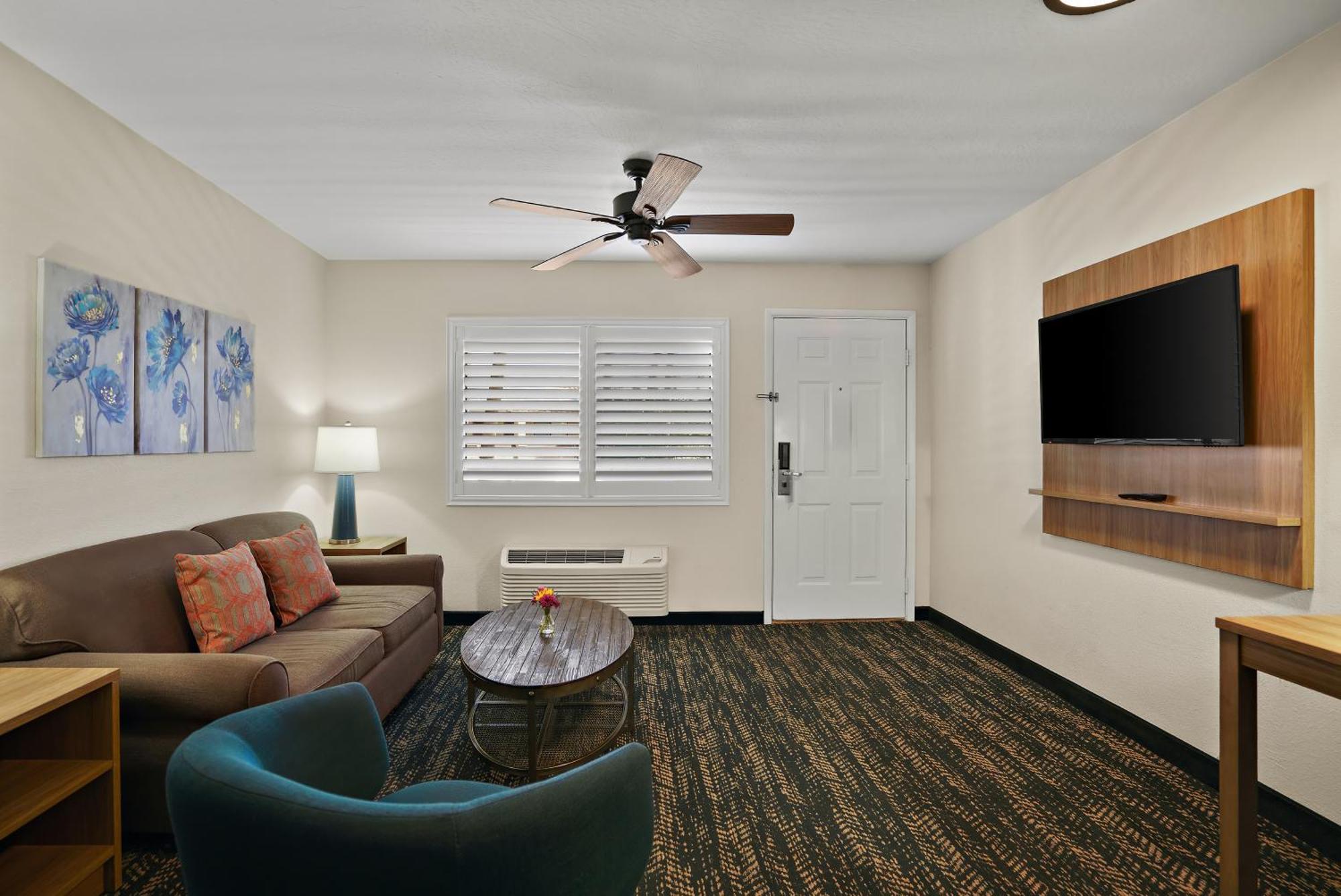 One Bedroom King Suite Non-Smoking