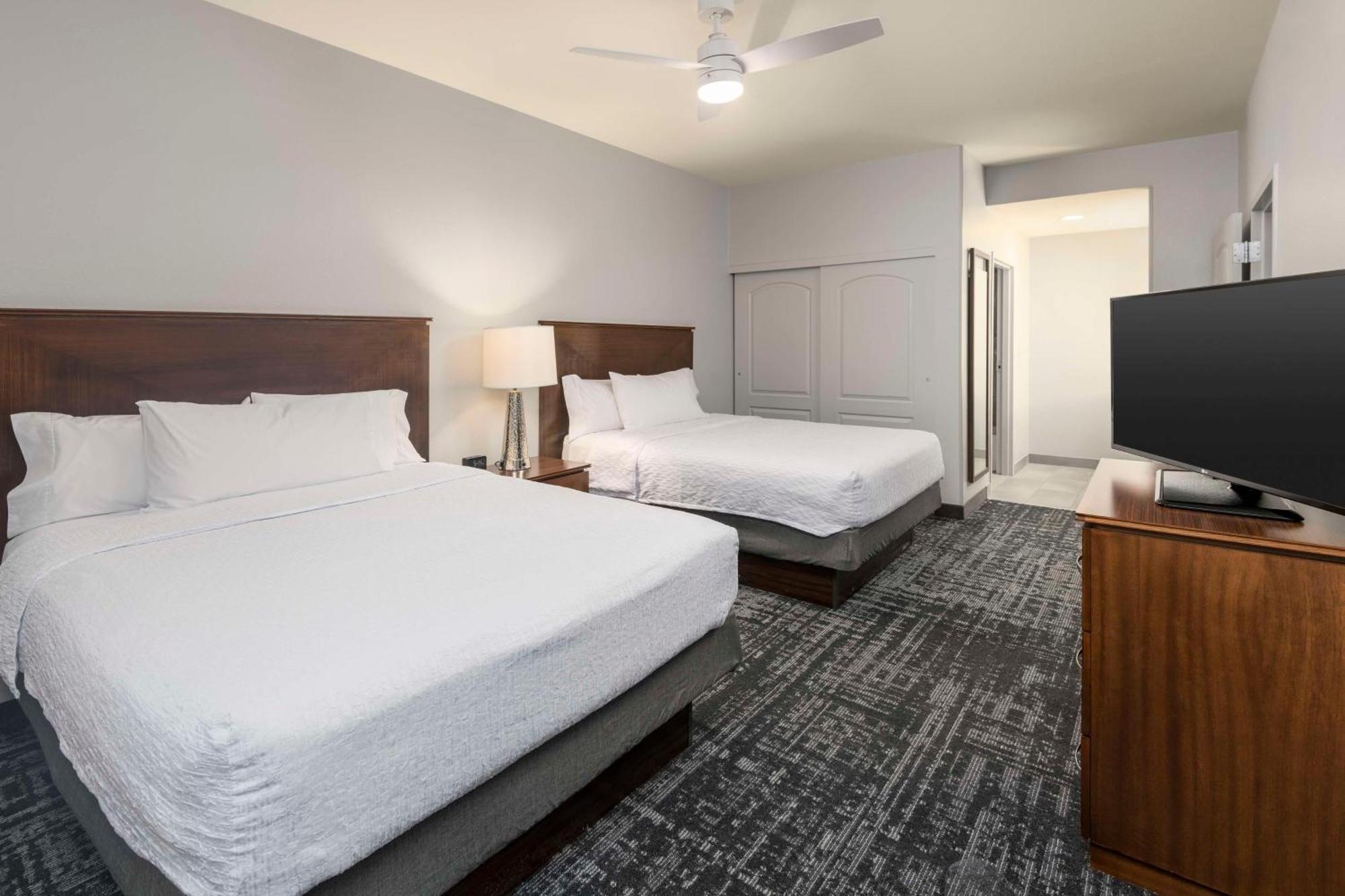 Two Bedroom Suite One King Two Queen Beds Non-Smoking