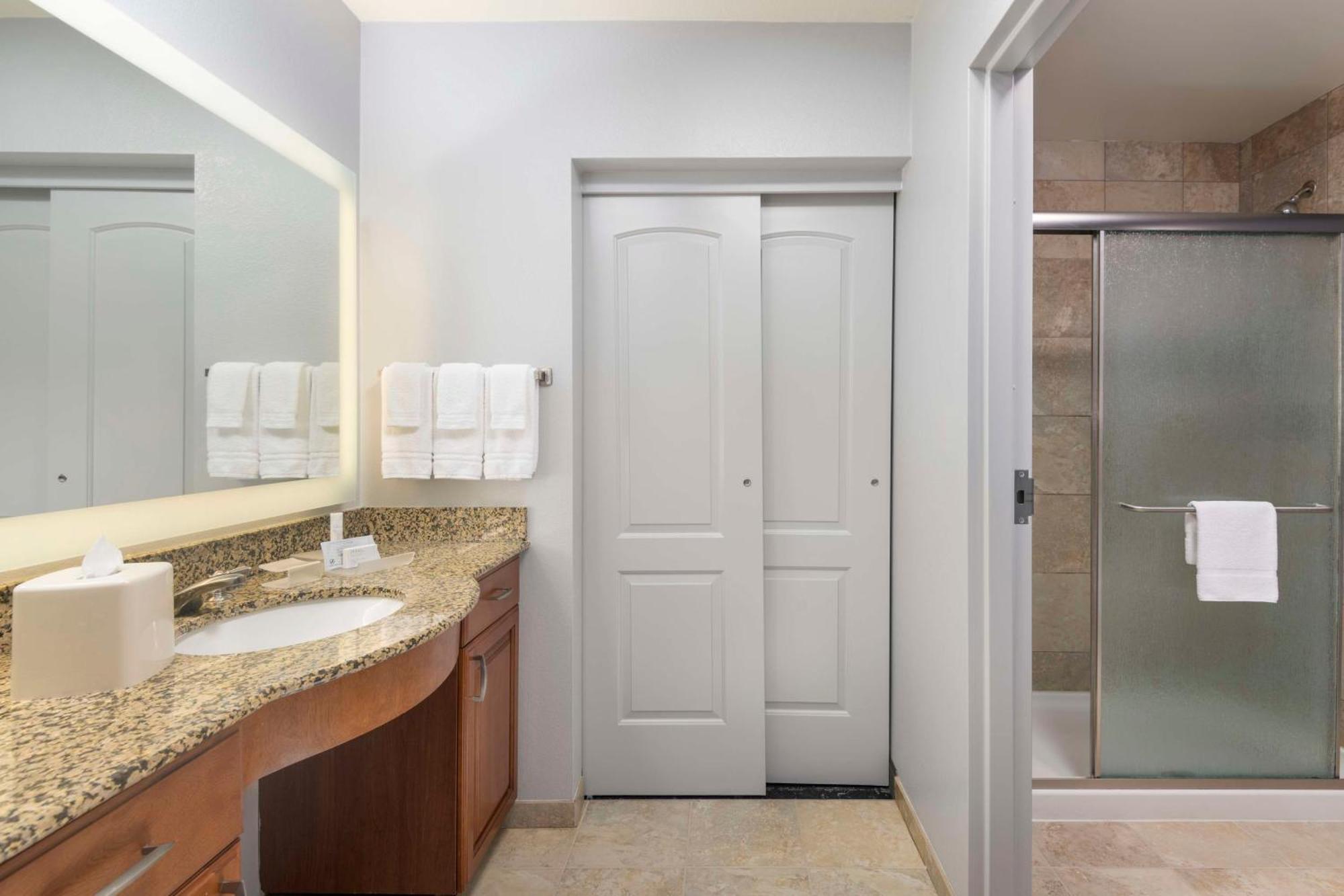 One-Bedroom King Suite Non-Smoking