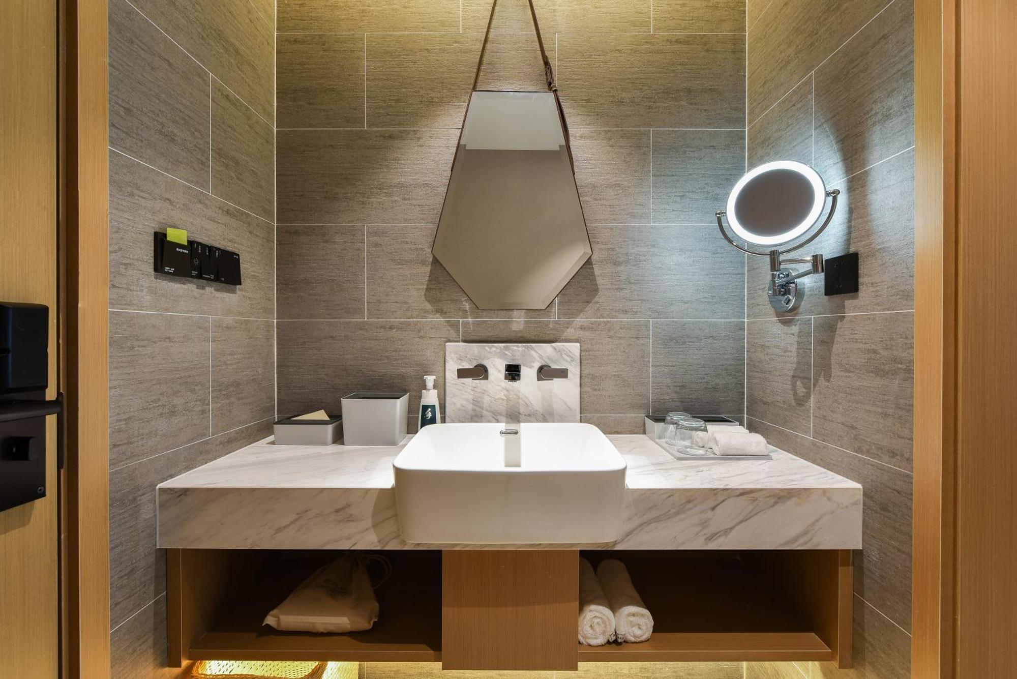 Elegant Double Room - No Window