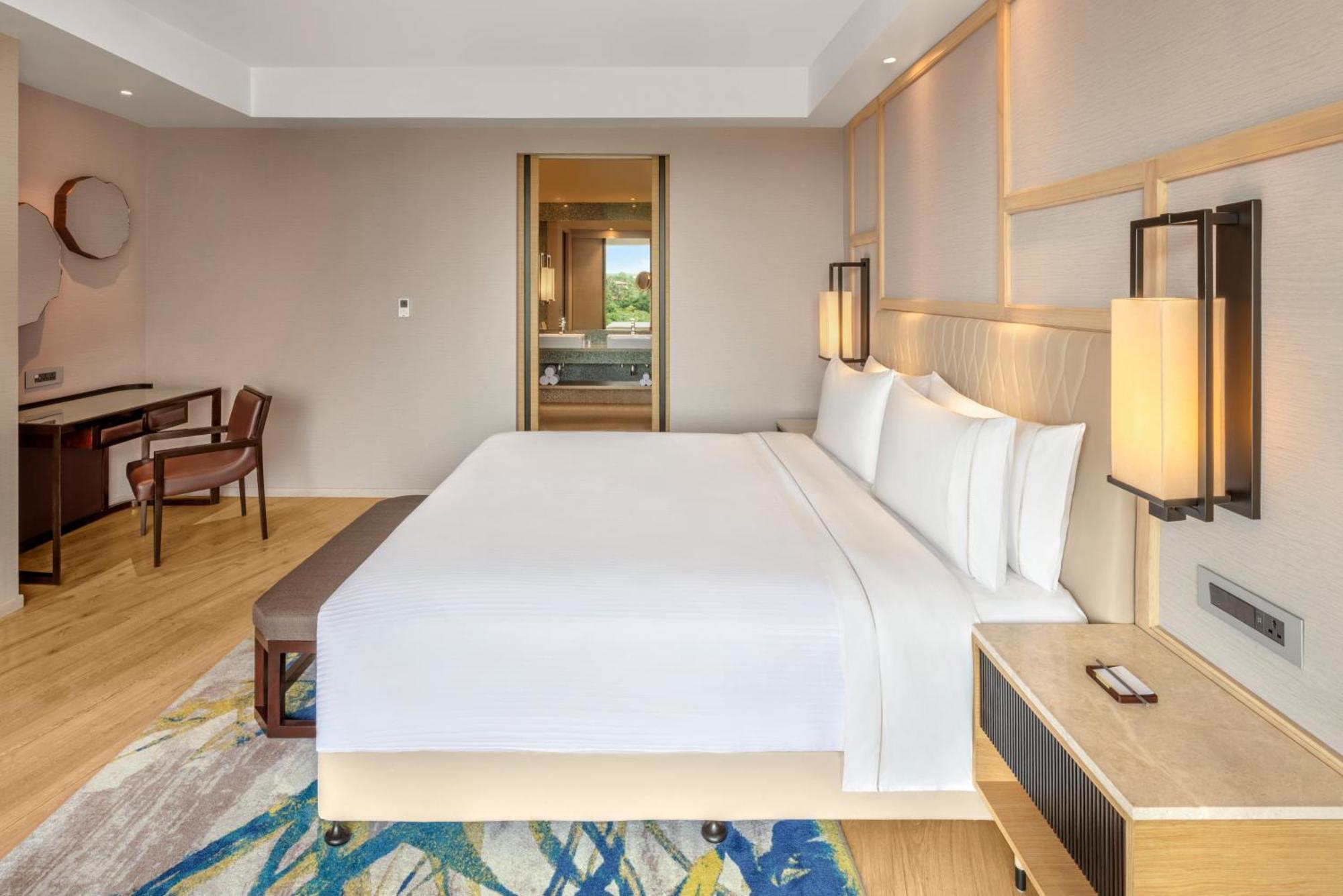 Penthouse King Suite - Enjoy 90 minutes of complimentary Cocktail hours at Haven between 4 PM to 6 PM, NR 1000 SPA Credit (Stay between Sunday to Thursday) - Complimentary beer on arrival and free shuttle to the beach - INR 750 credit at Drift per st
