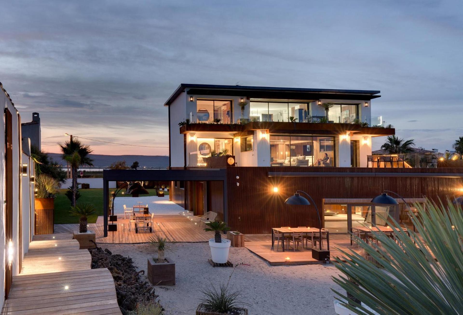Bungalow - Beach Front (external bathroom)