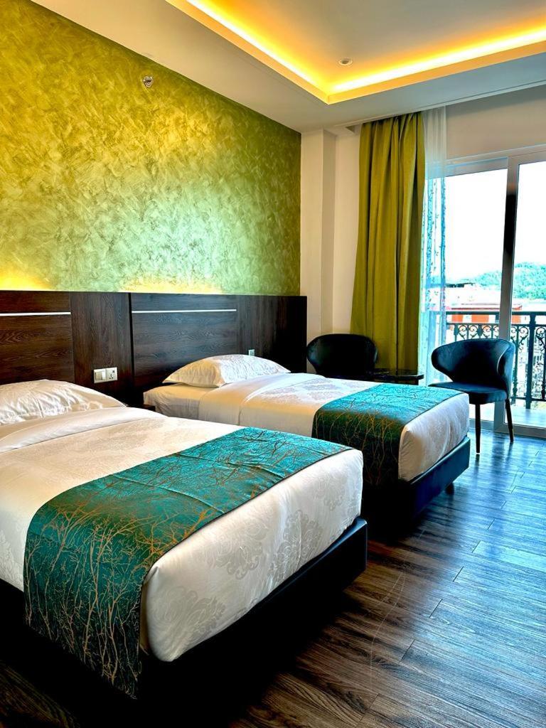 Deluxe Premier Twin Bed