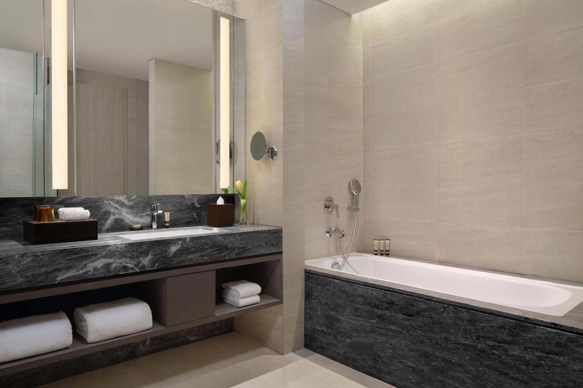 One-Bedroom Premier Suite Twin