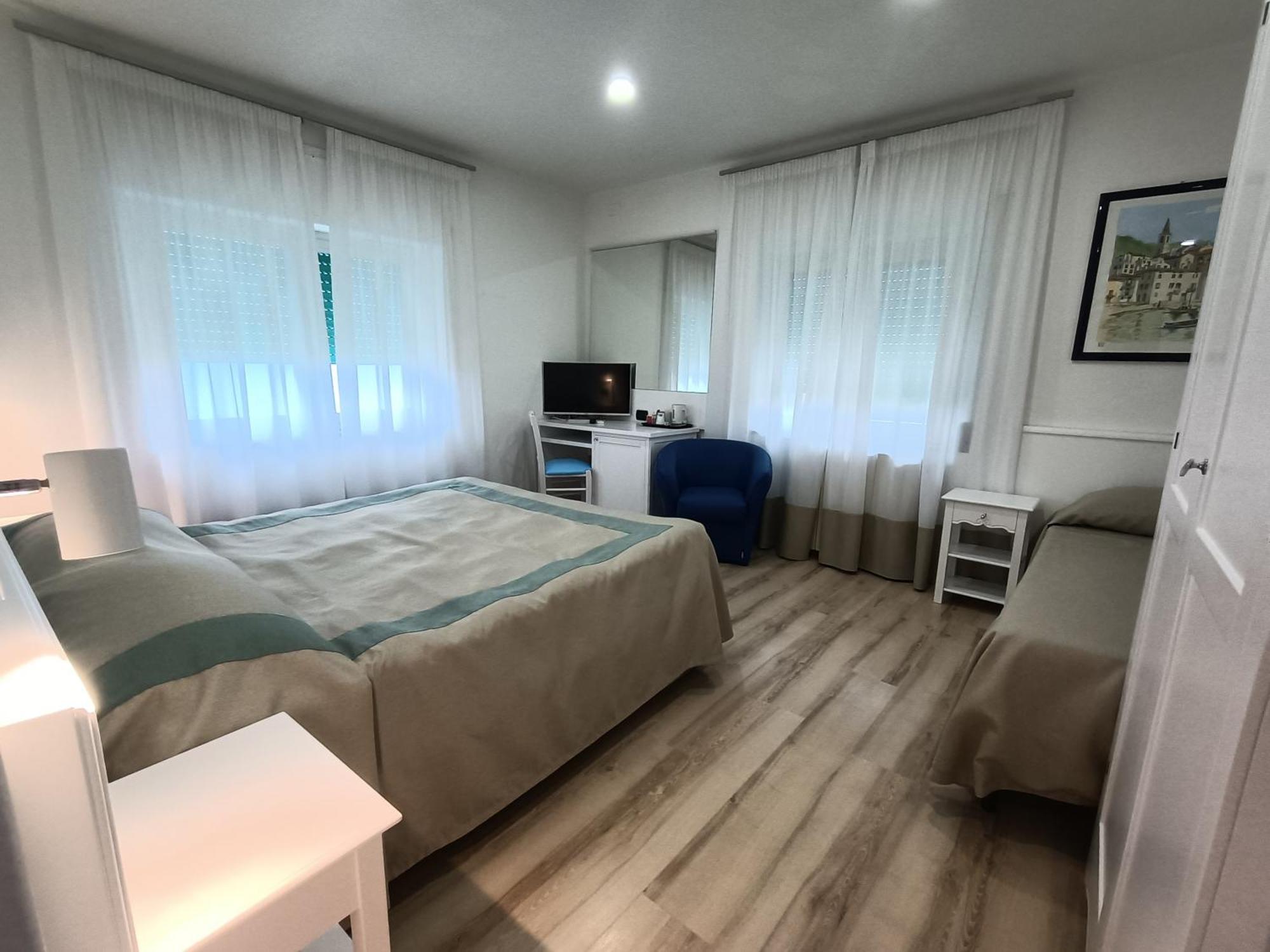 Triple Room with Sea View