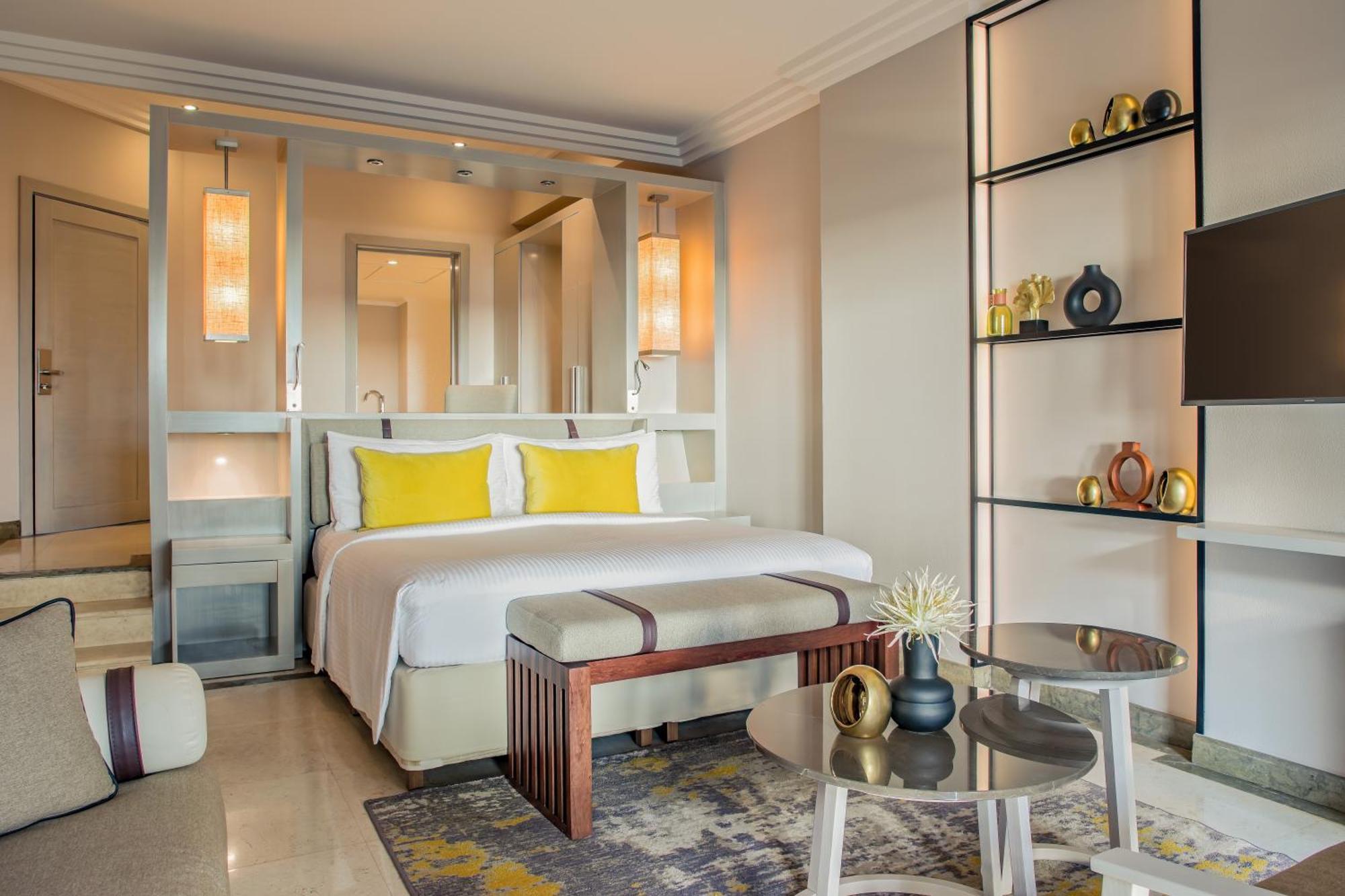 Classic King Room with Sunset View and Seafront Prestige,1533313837:JPEG