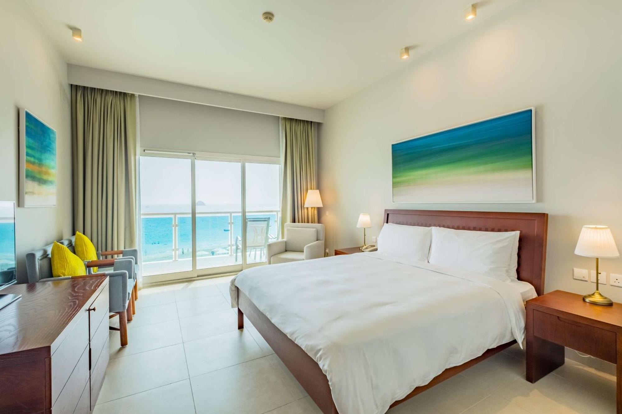 Superior Room with Balcony and Ocean View