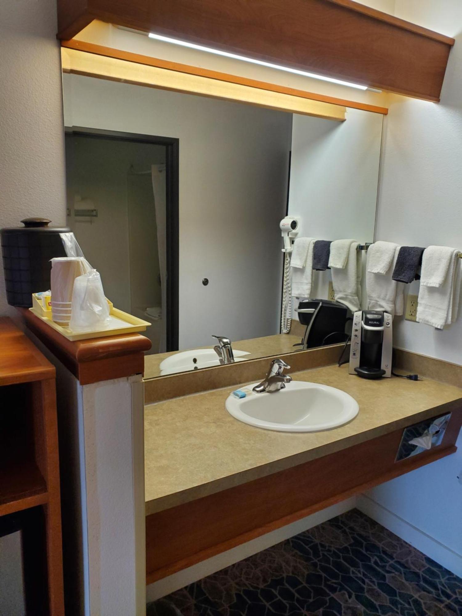 King Room,1533567145:JPEG