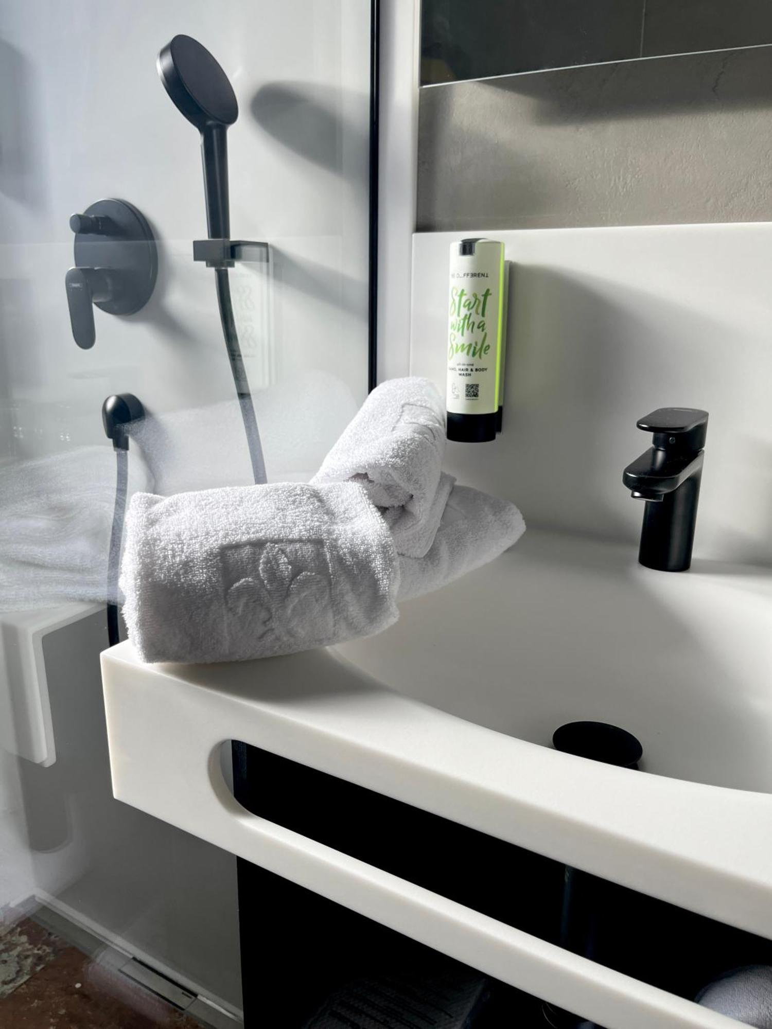 Familiensuite mit Balkon