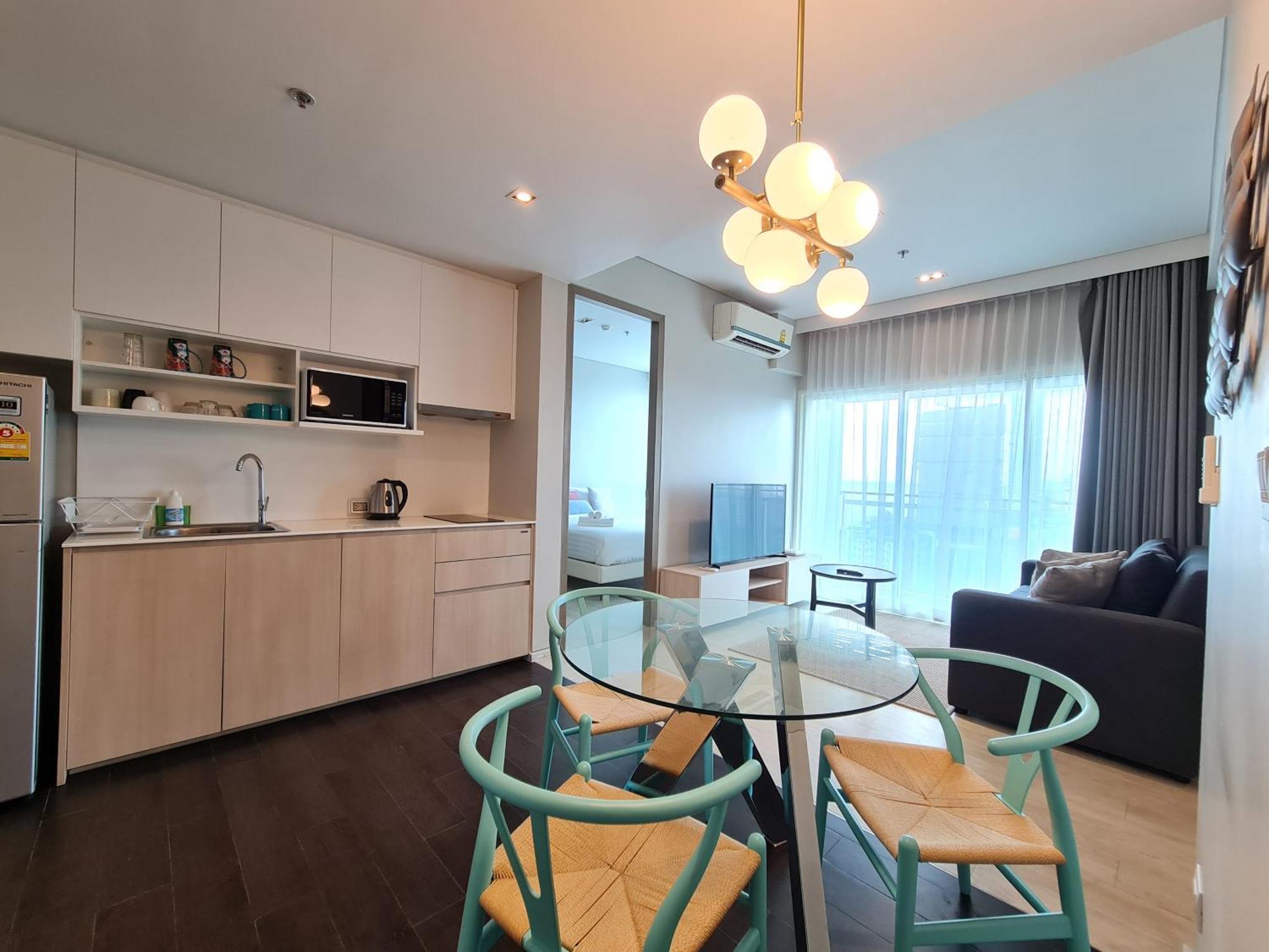 Family Room with Side Sea View