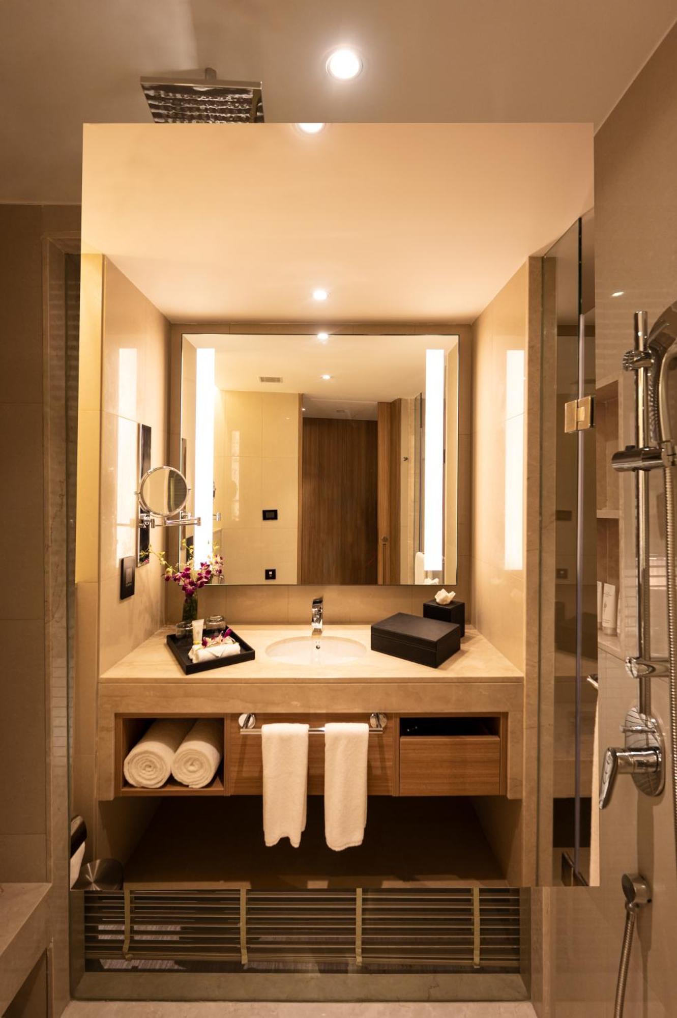 Deluxe Room | 10% Off on Food & Soft Beverages, Laundry, Spa, Airport Transfers and Early Check in & Late Check out (Subject to Availability)