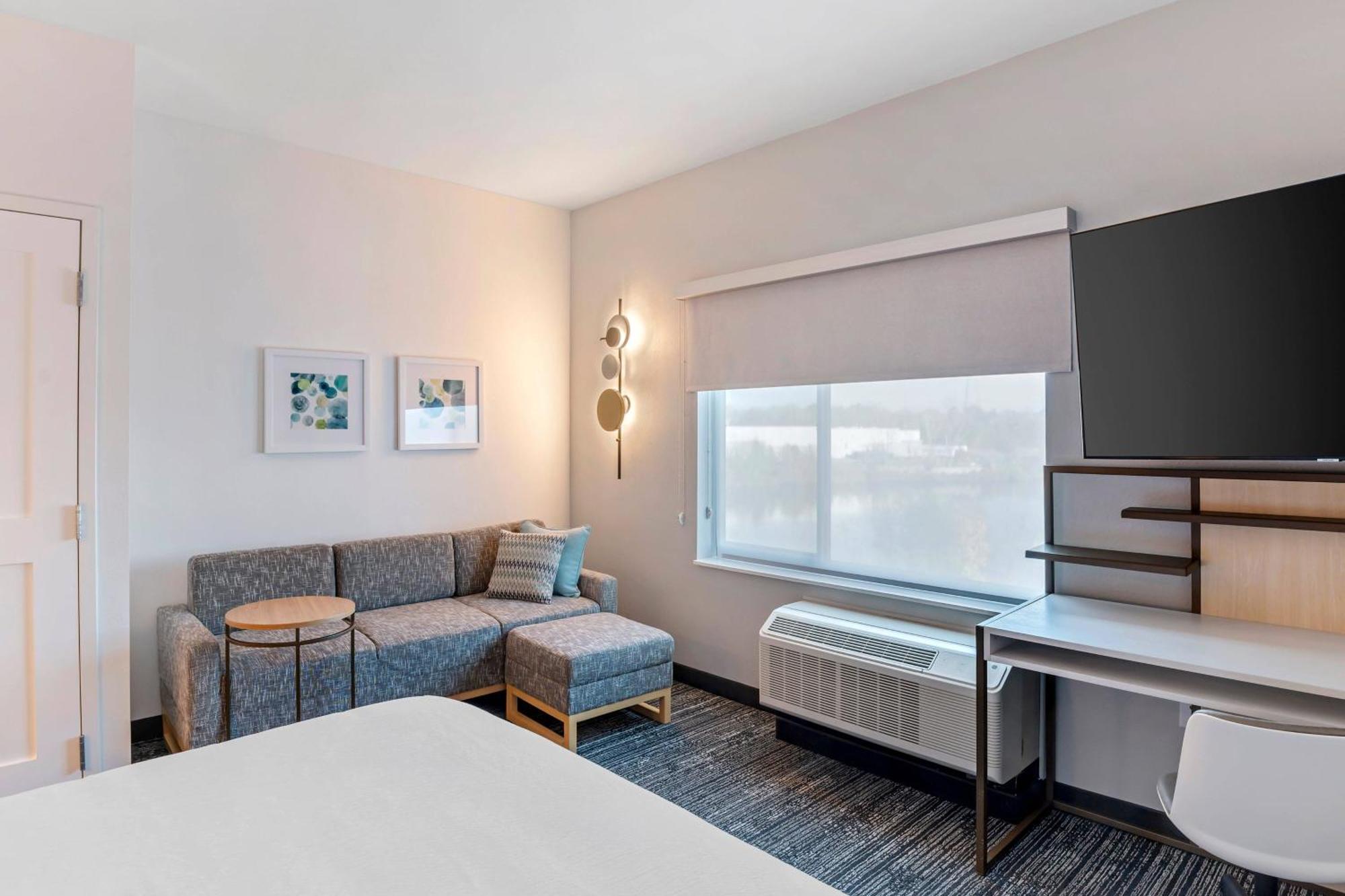 King Studio with Sofa Bed
