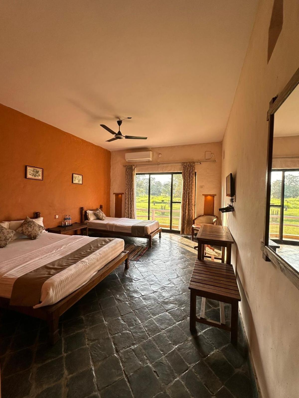 Deluxe Double Room (2 Adults + 1 Child)